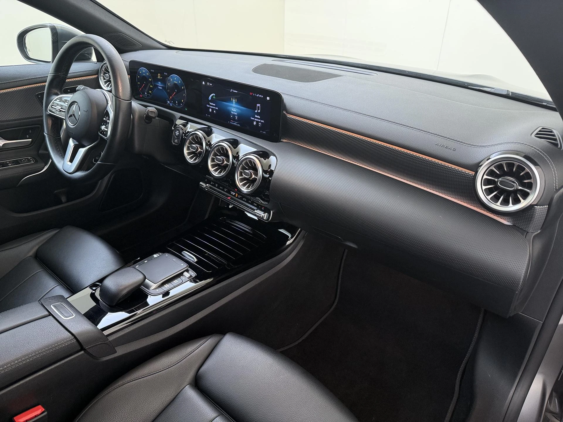 Mercedes-Benz-CLA-image-3