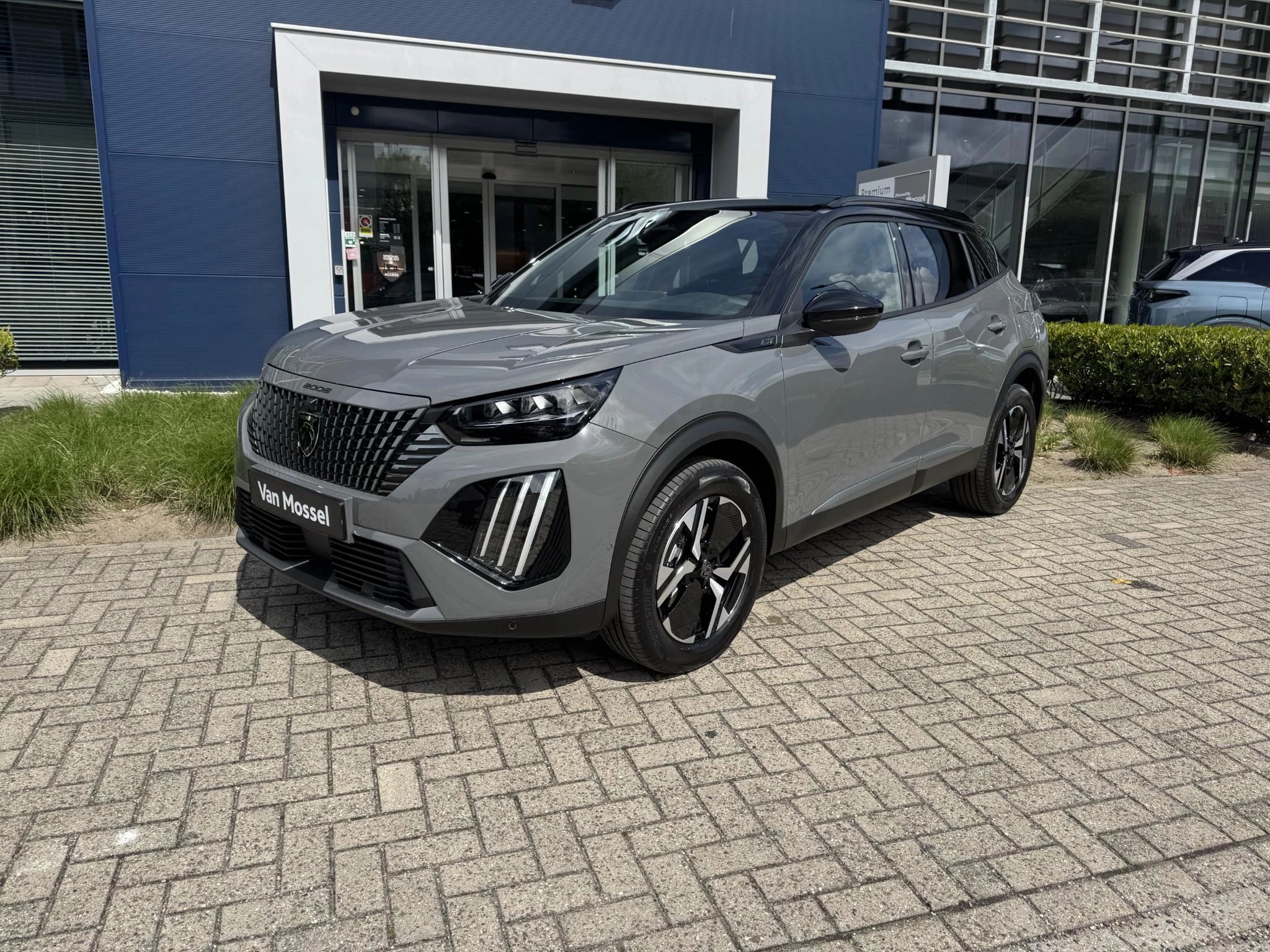 Peugeot-2008-image-2