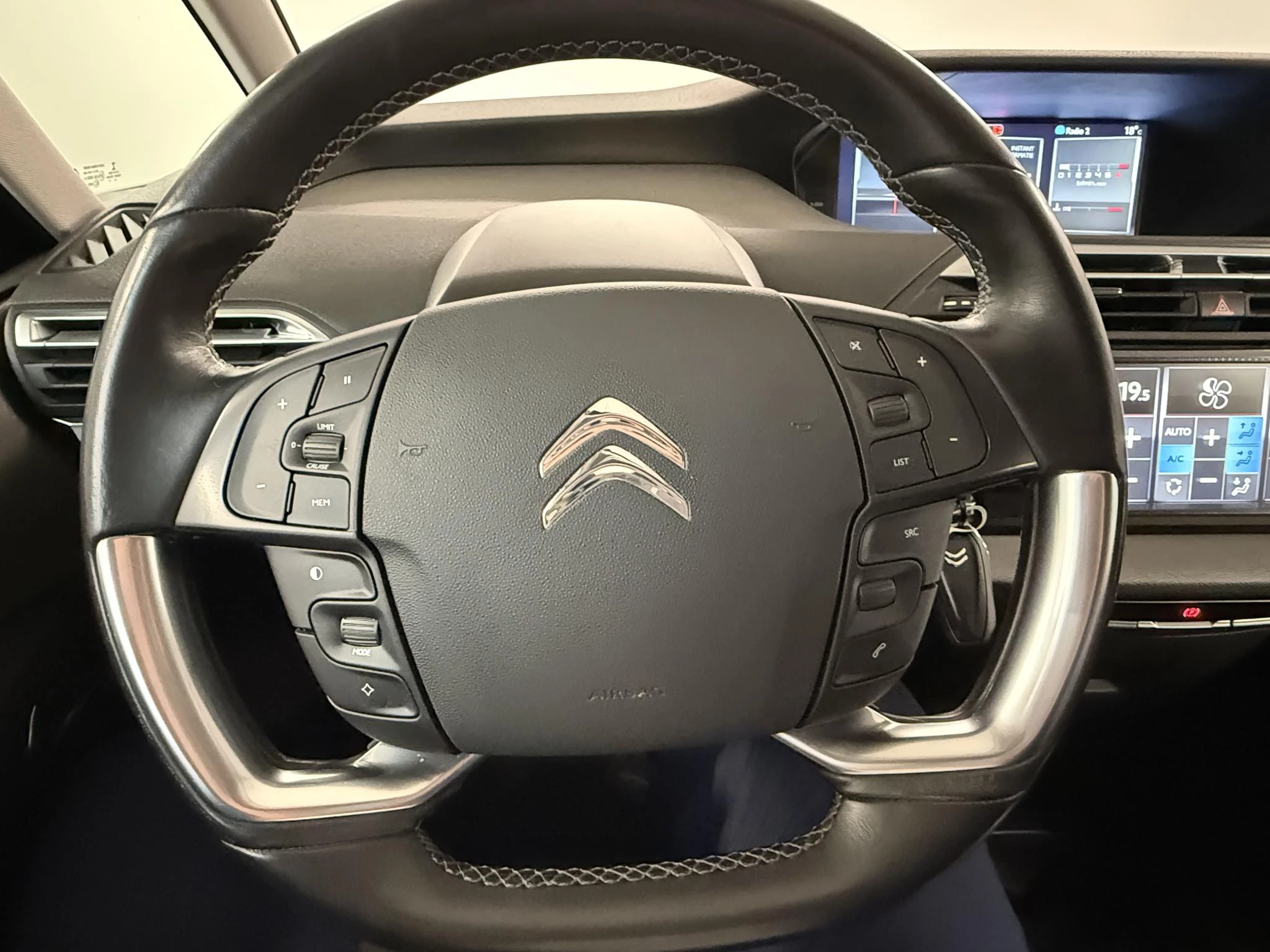 Citroën-C4 Picasso-image-13