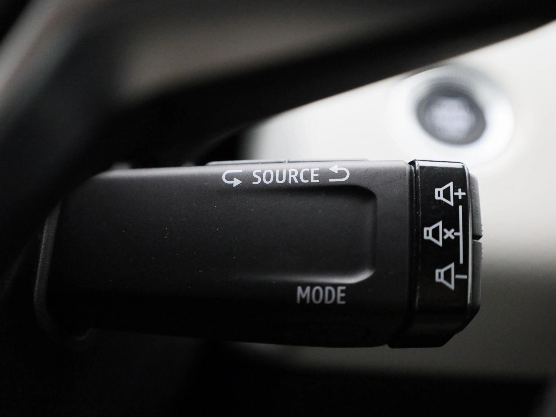 Renault-Clio-image-25