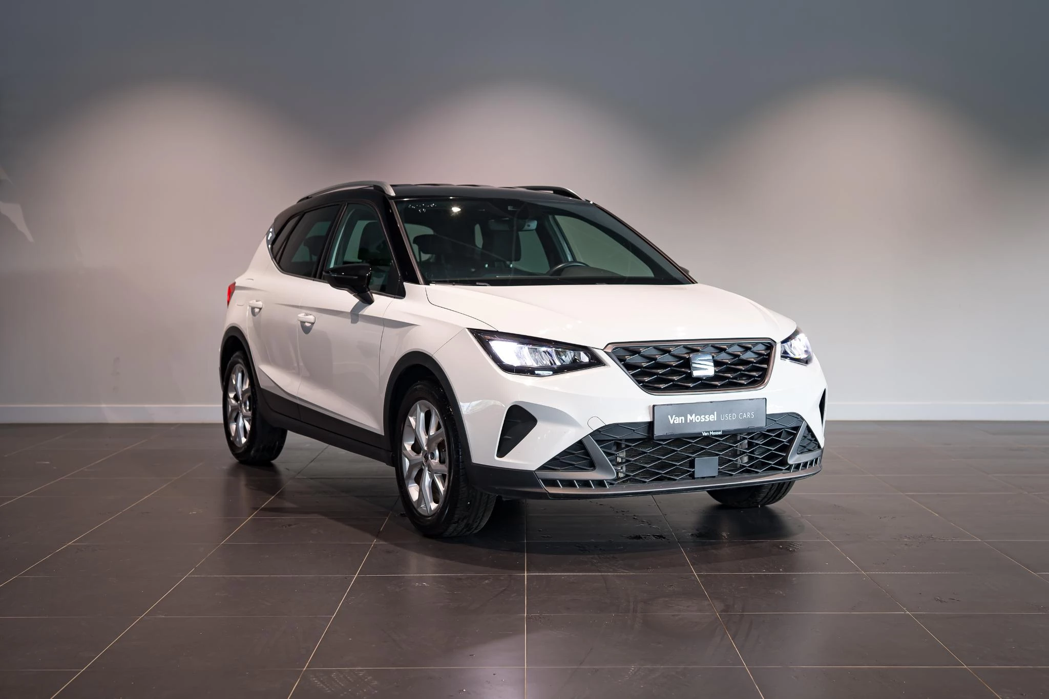 SEAT-Arona-image-2