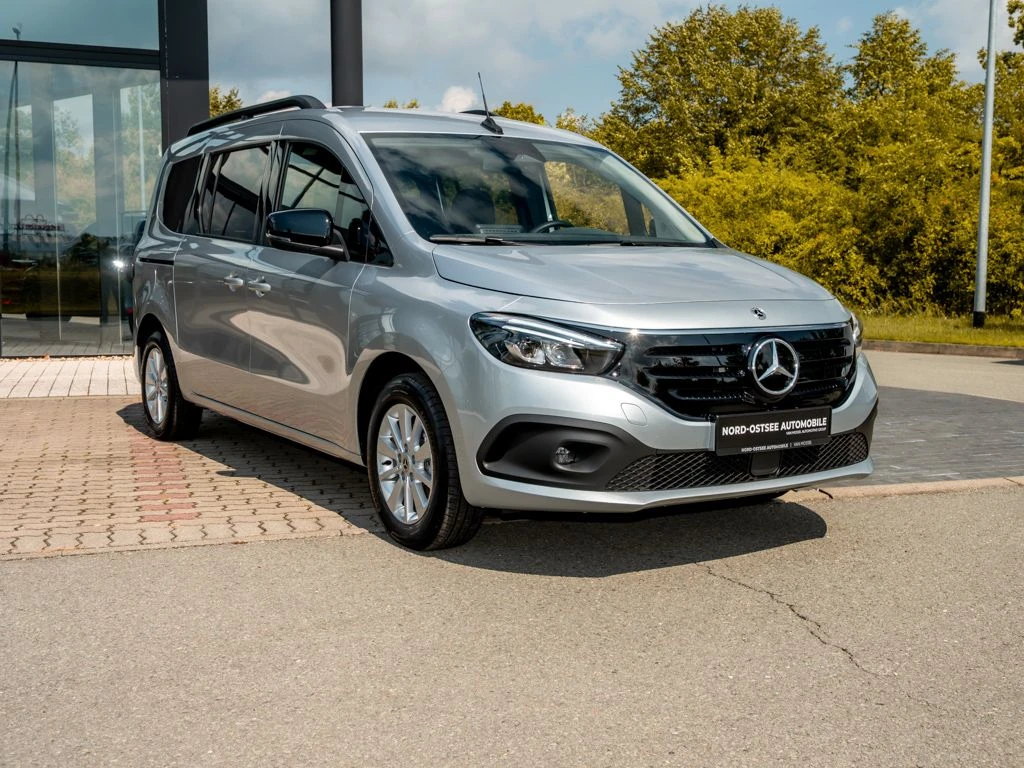 Mercedes-Benz-EQT 200-image-4