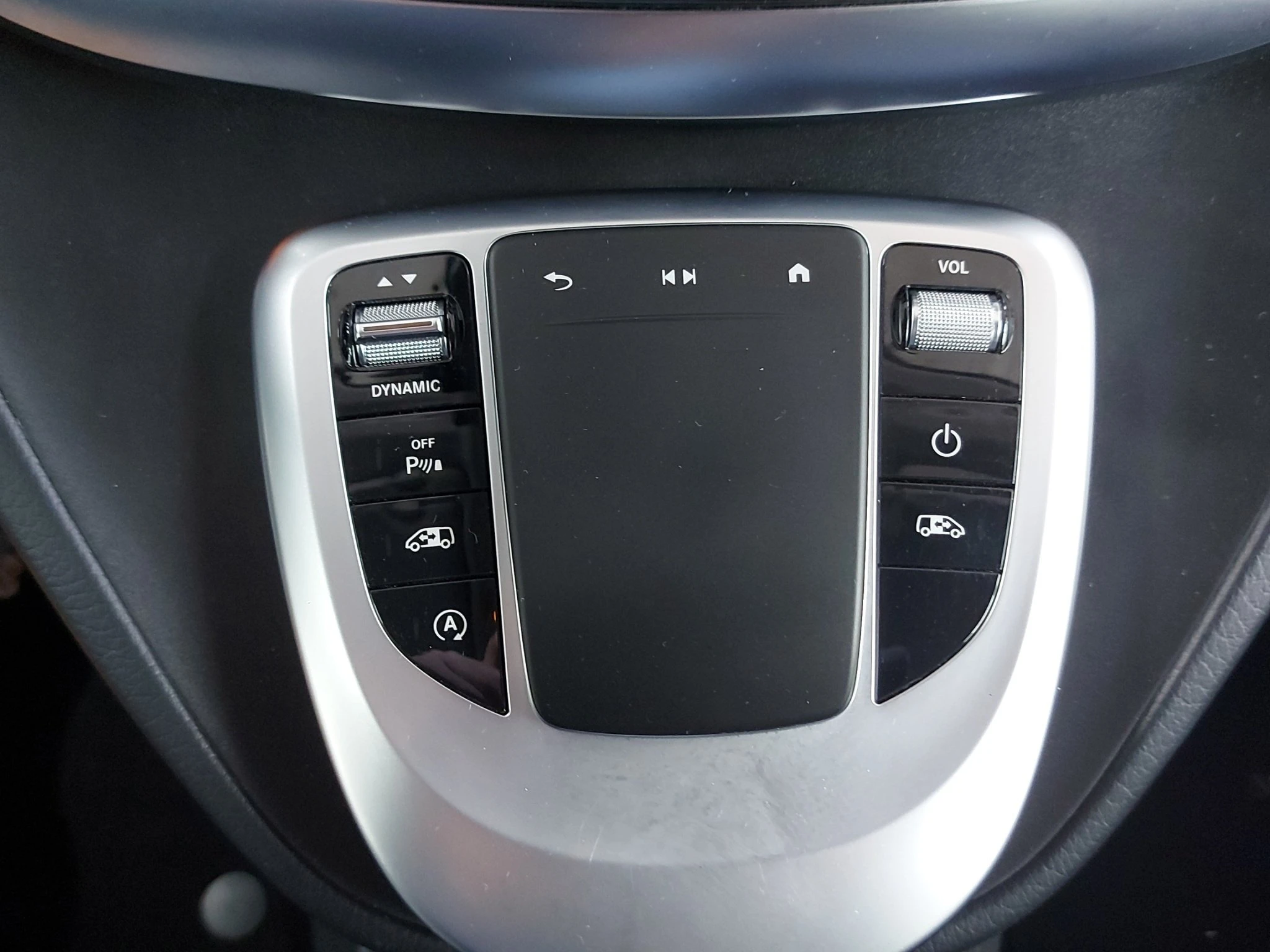Mercedes-Benz-V-Klasse-image-22