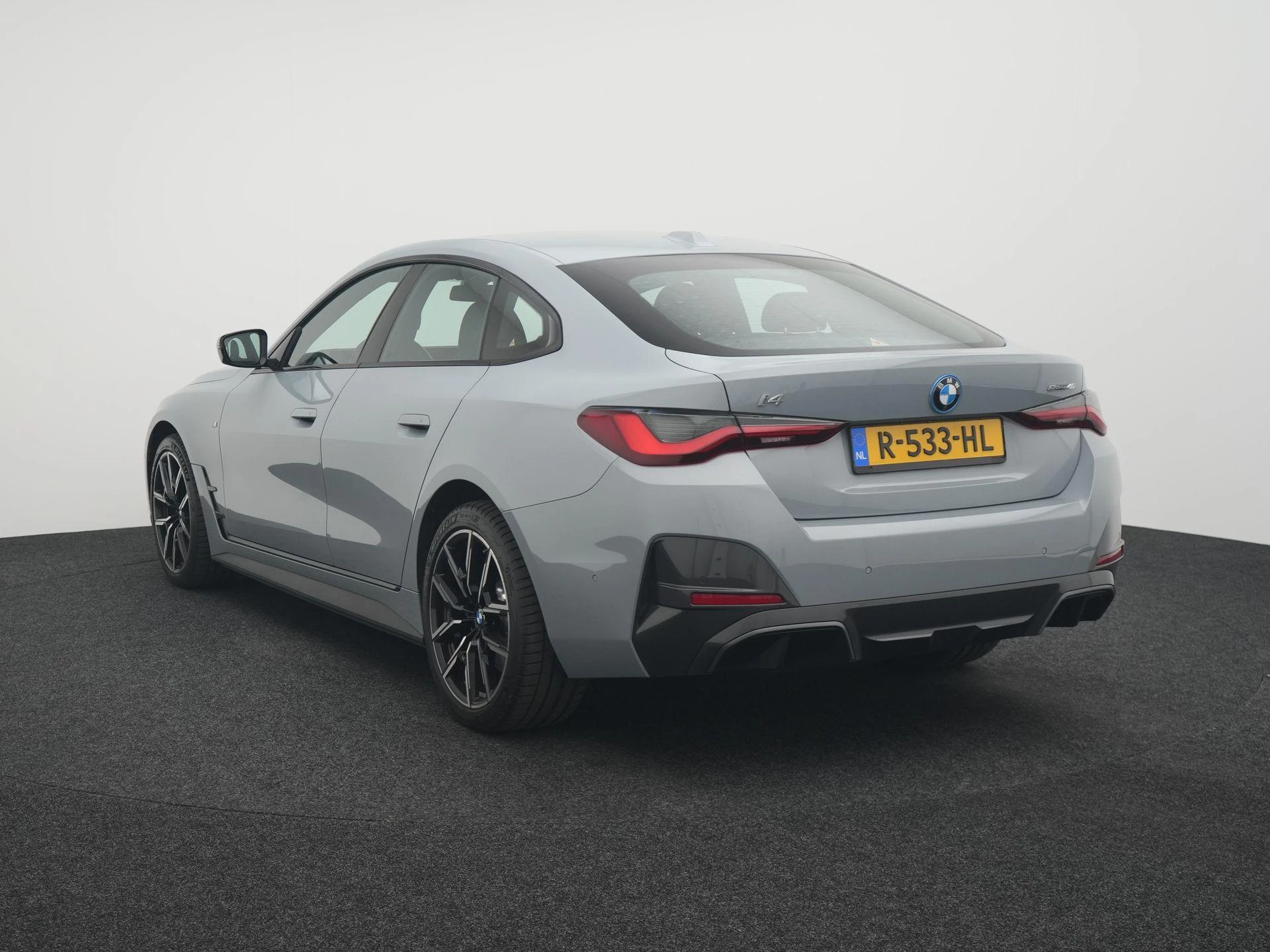 BMW-i4-image-1