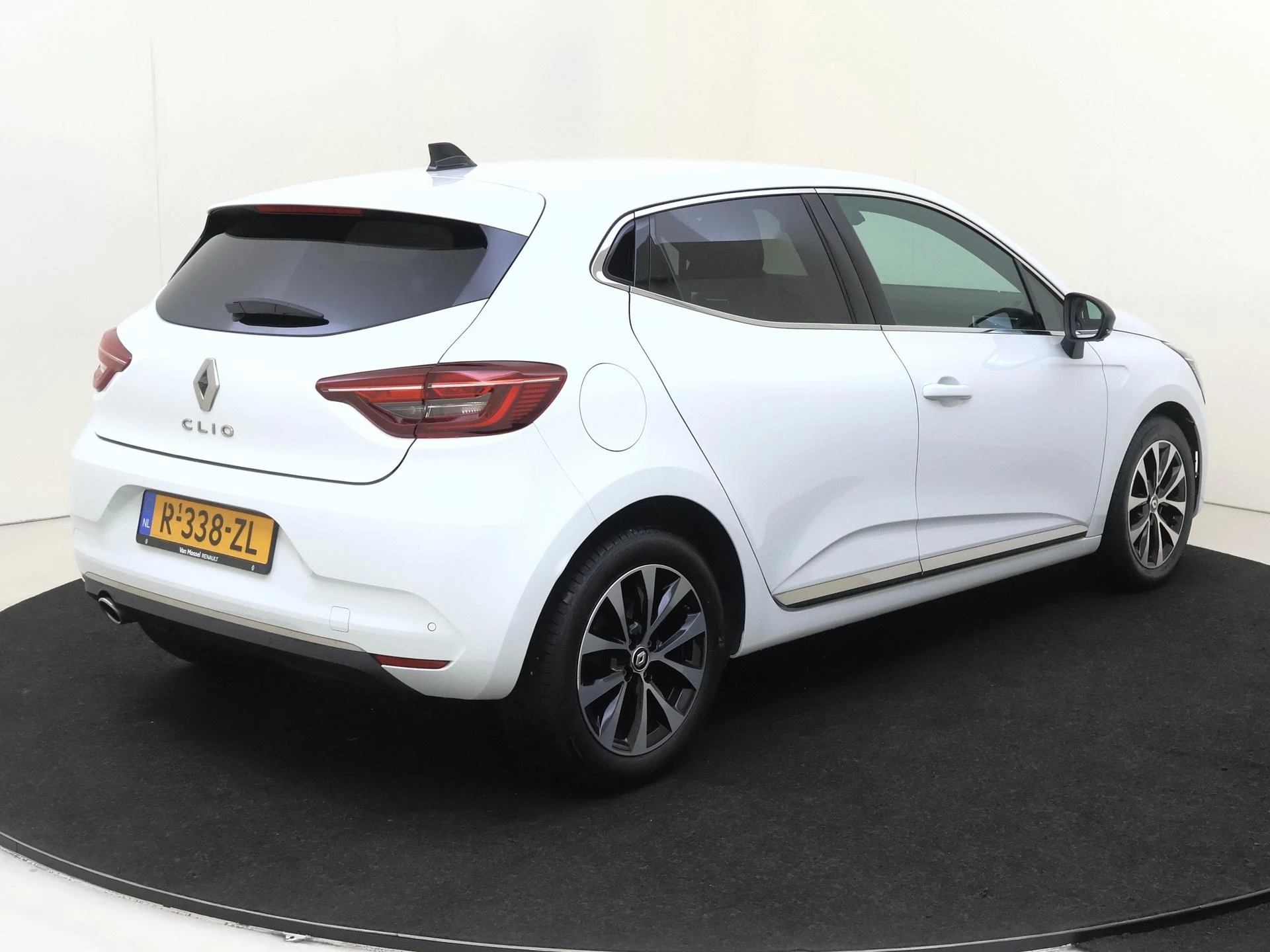 Renault-Clio-image-3