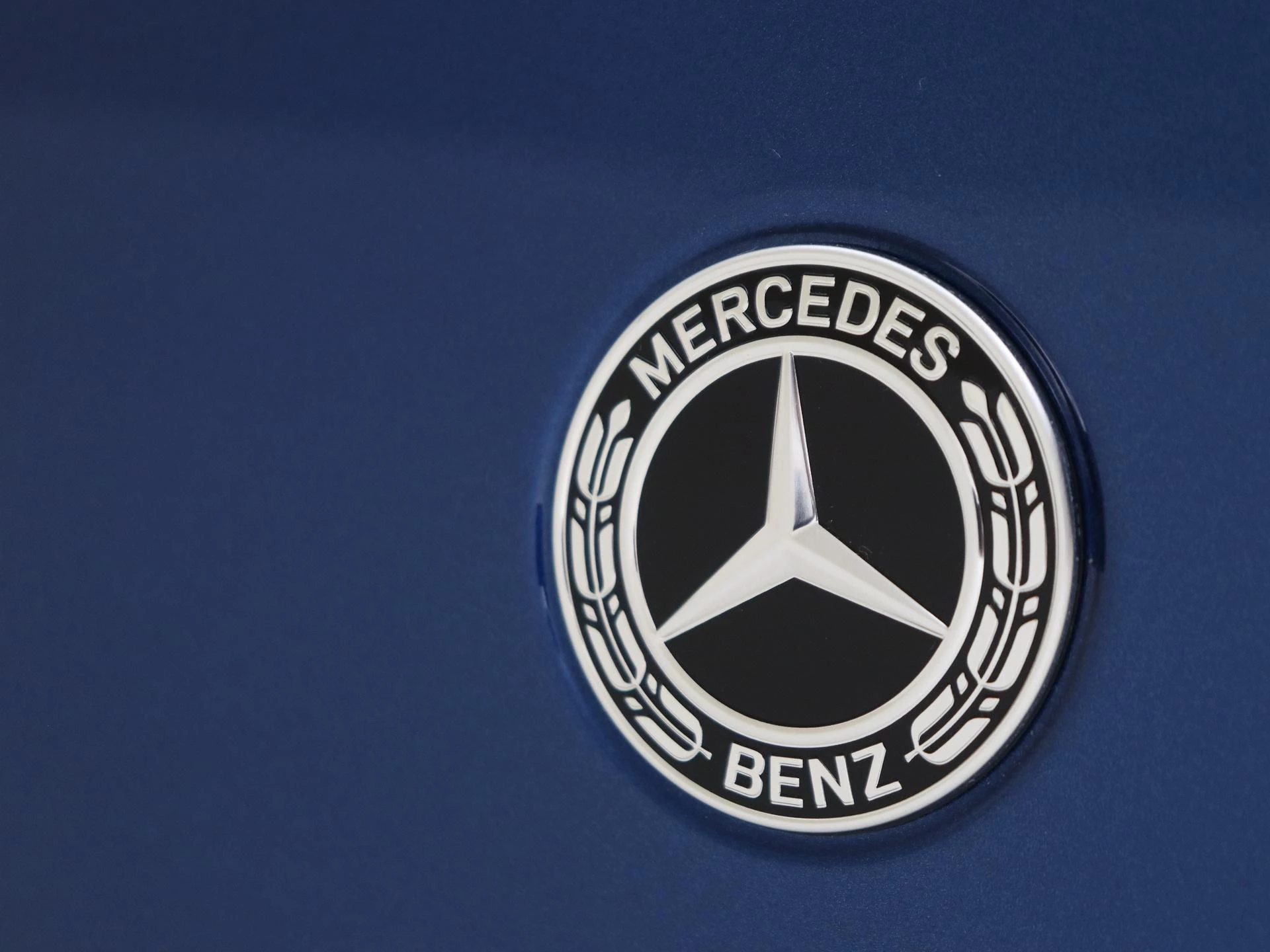 Mercedes-Benz-EQB-image-29