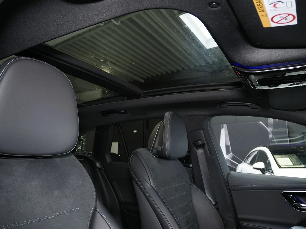 Mercedes-Benz-GLC 220 d-image-14