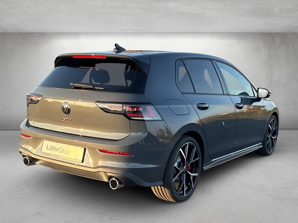 Volkswagen-Golf-image-2