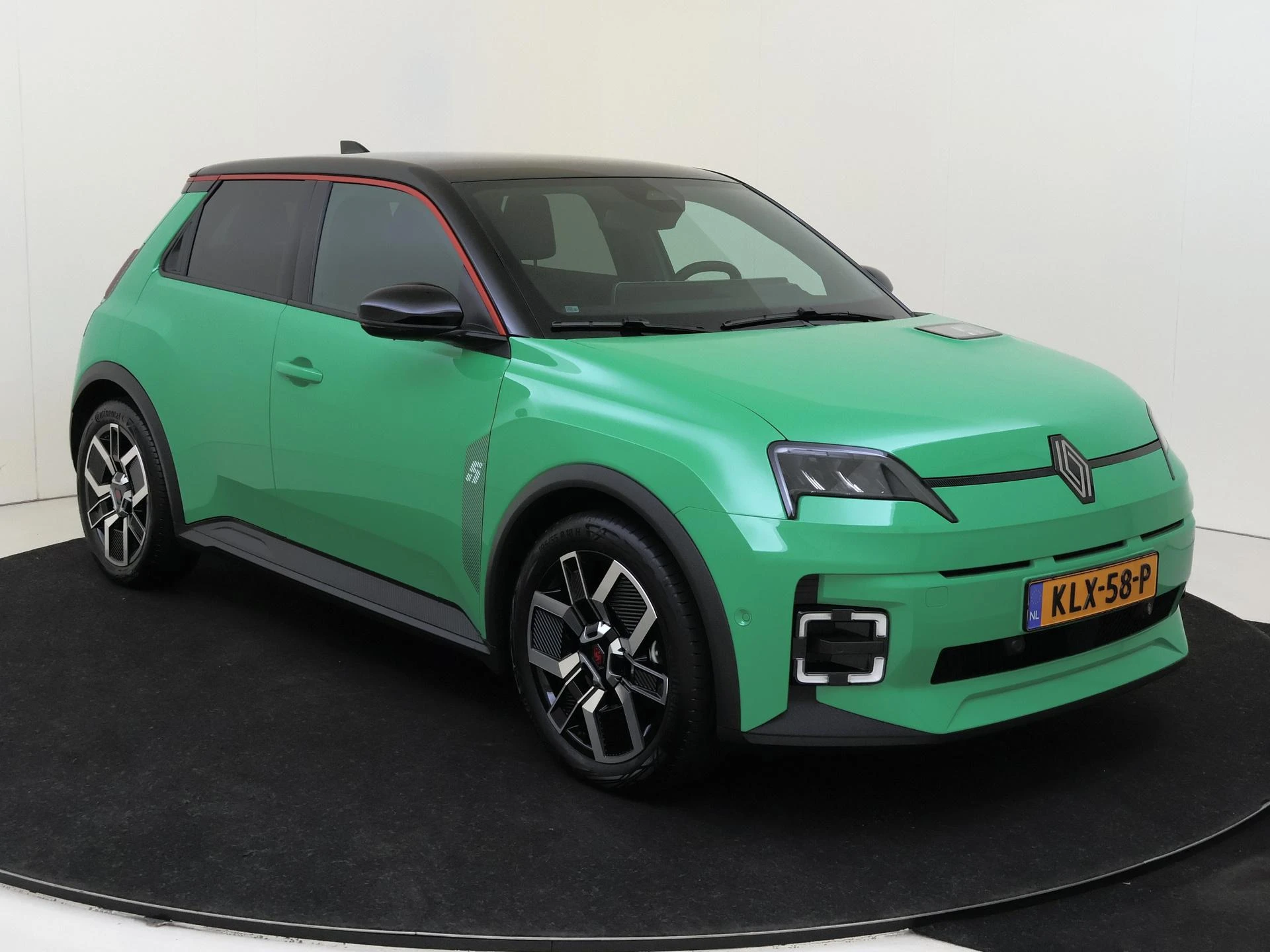 Renault-5-image-2