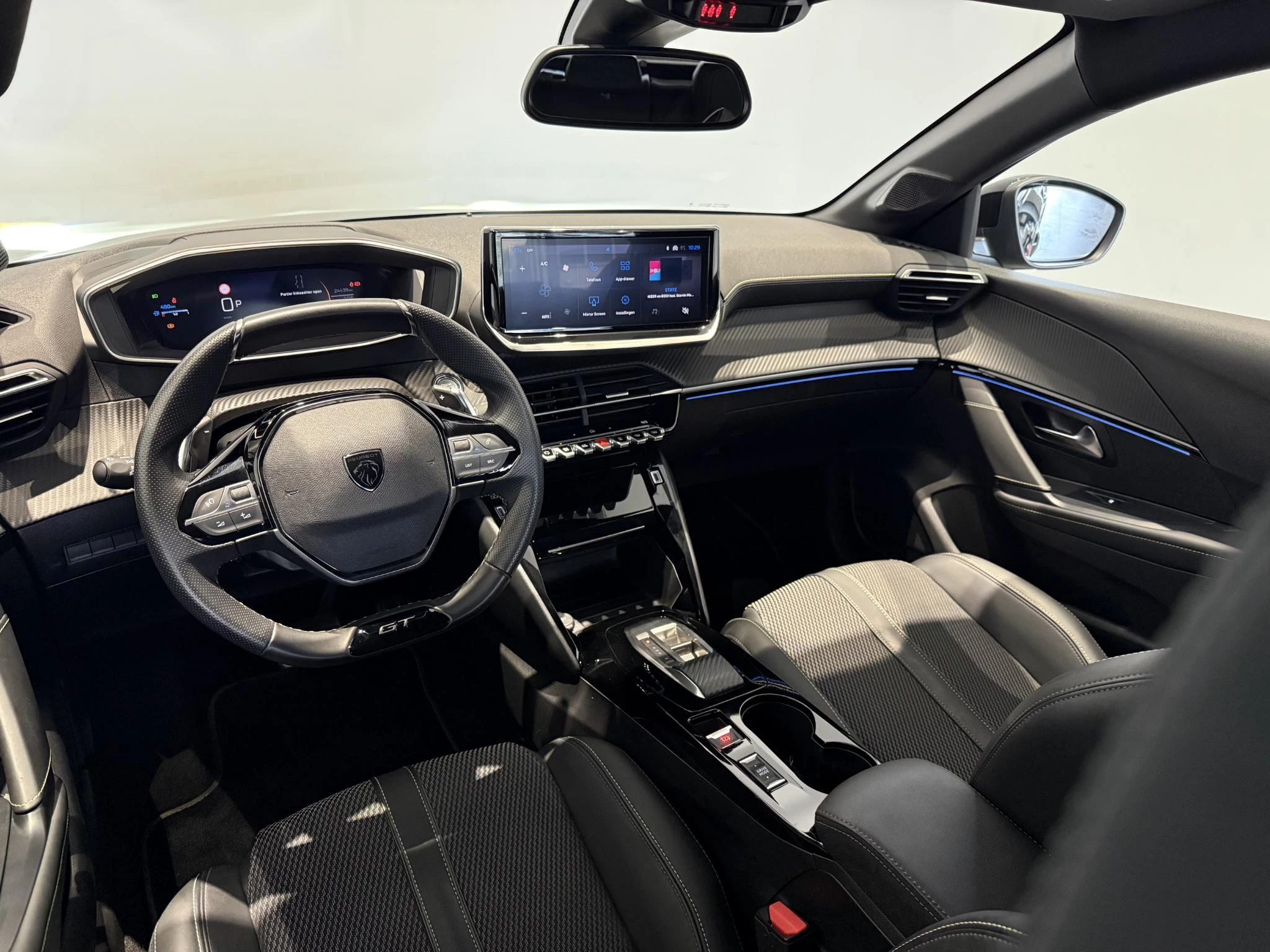 Peugeot-208-image-12