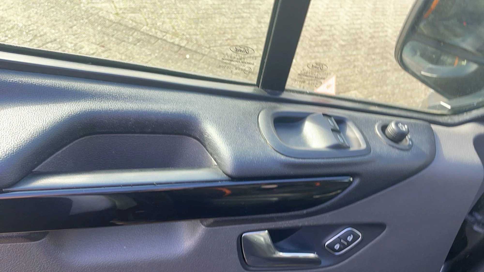 Ford-Transit Custom-image-5