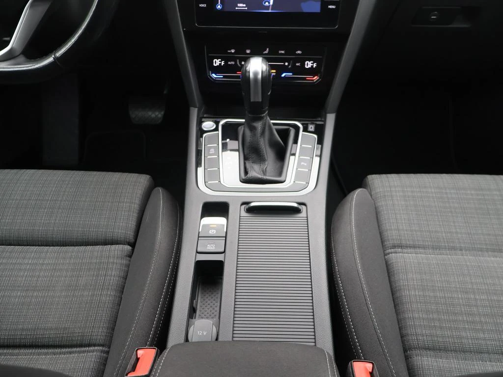 Volkswagen-Passat-image-16