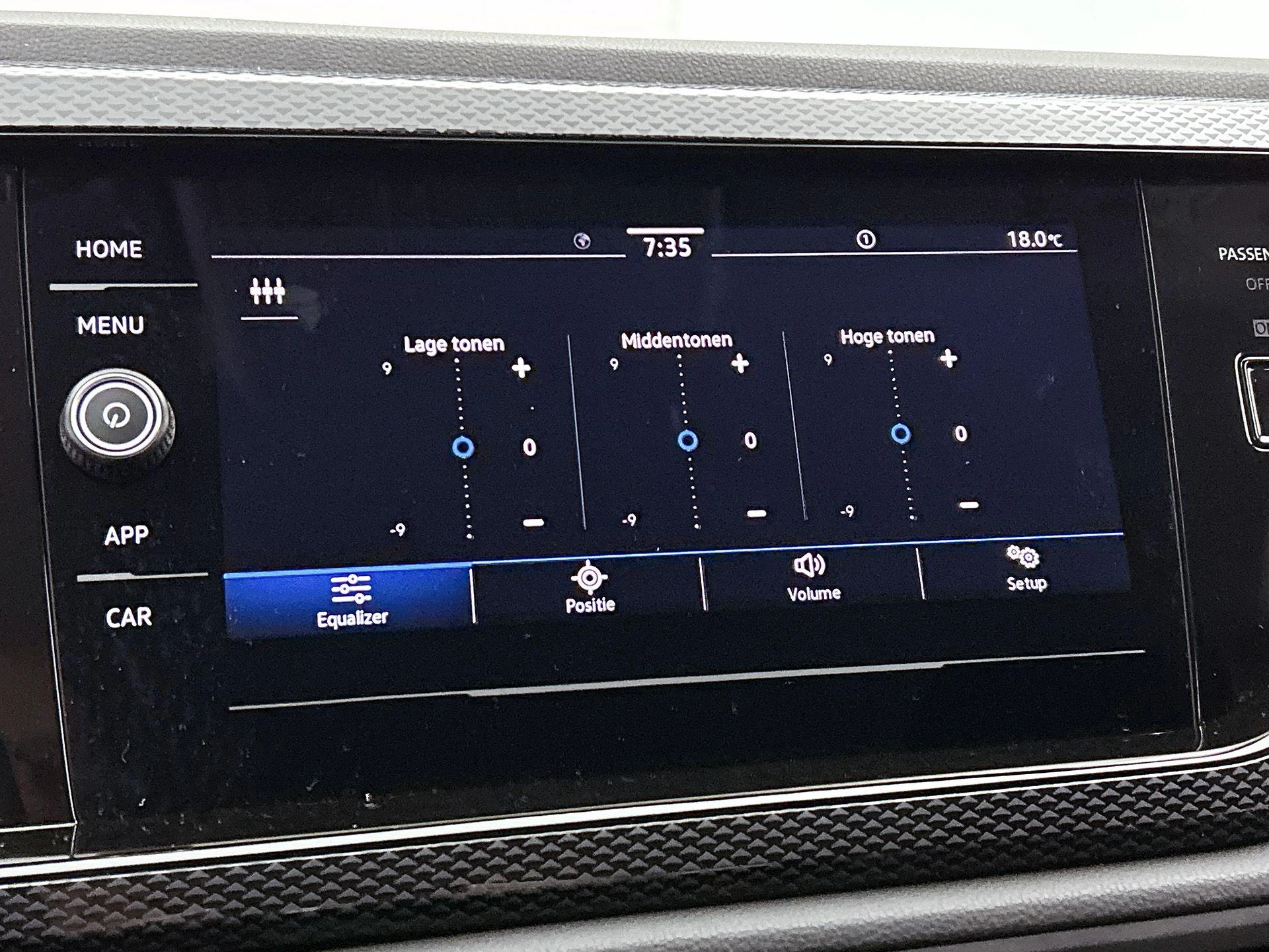 Volkswagen-Polo-image-10