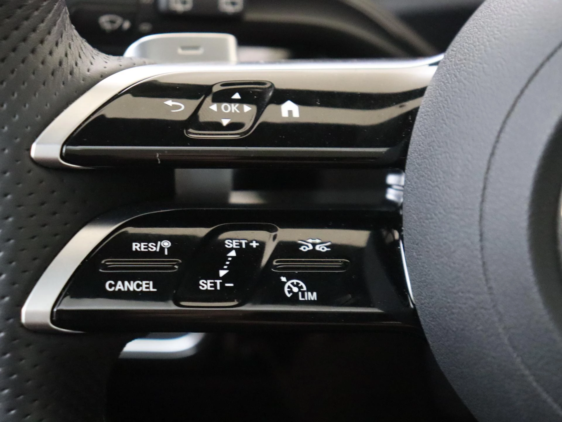 Mercedes-Benz A-Klasse 250 e Business Solution AMG