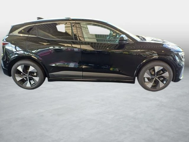 Renault-Megane E-Tech-image-4