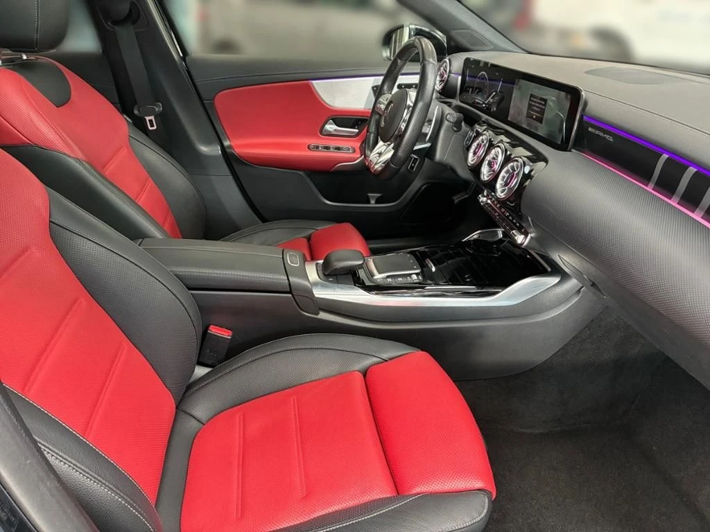 Mercedes-AMG-A-Klasse 35-image-15