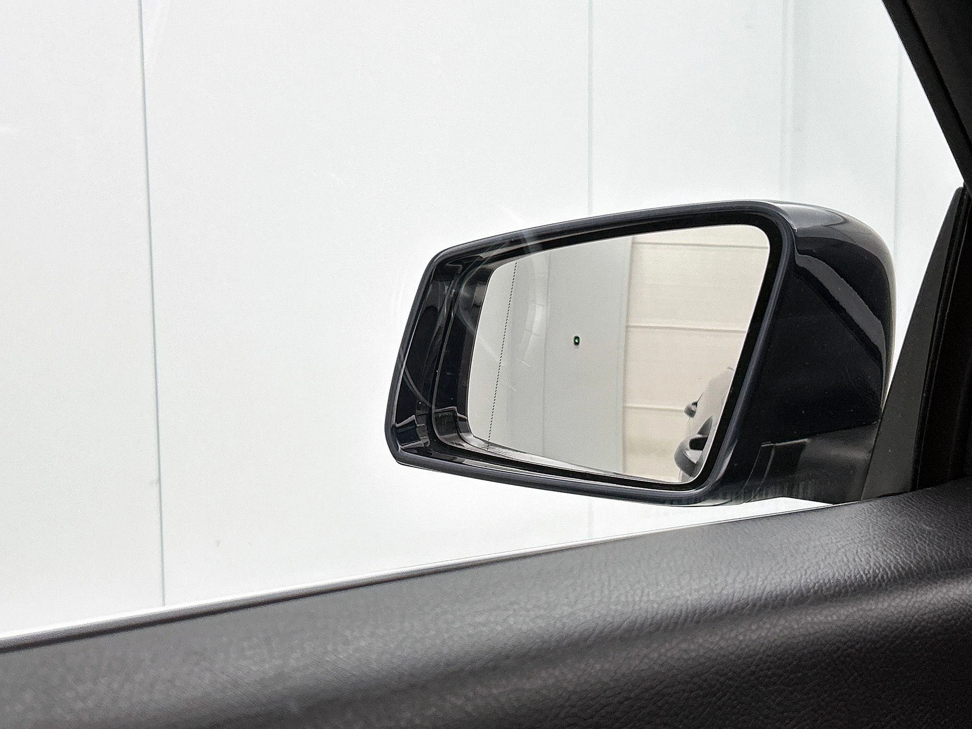 Mercedes-Benz-CLA-image-24