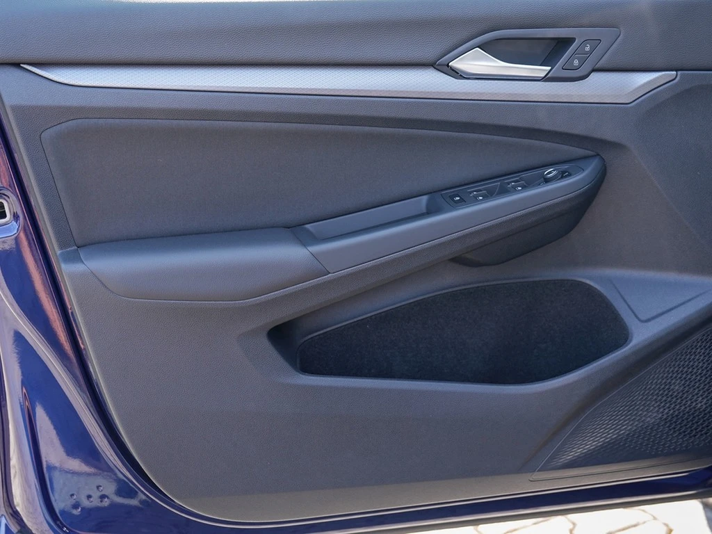Volkswagen-Golf-image-16