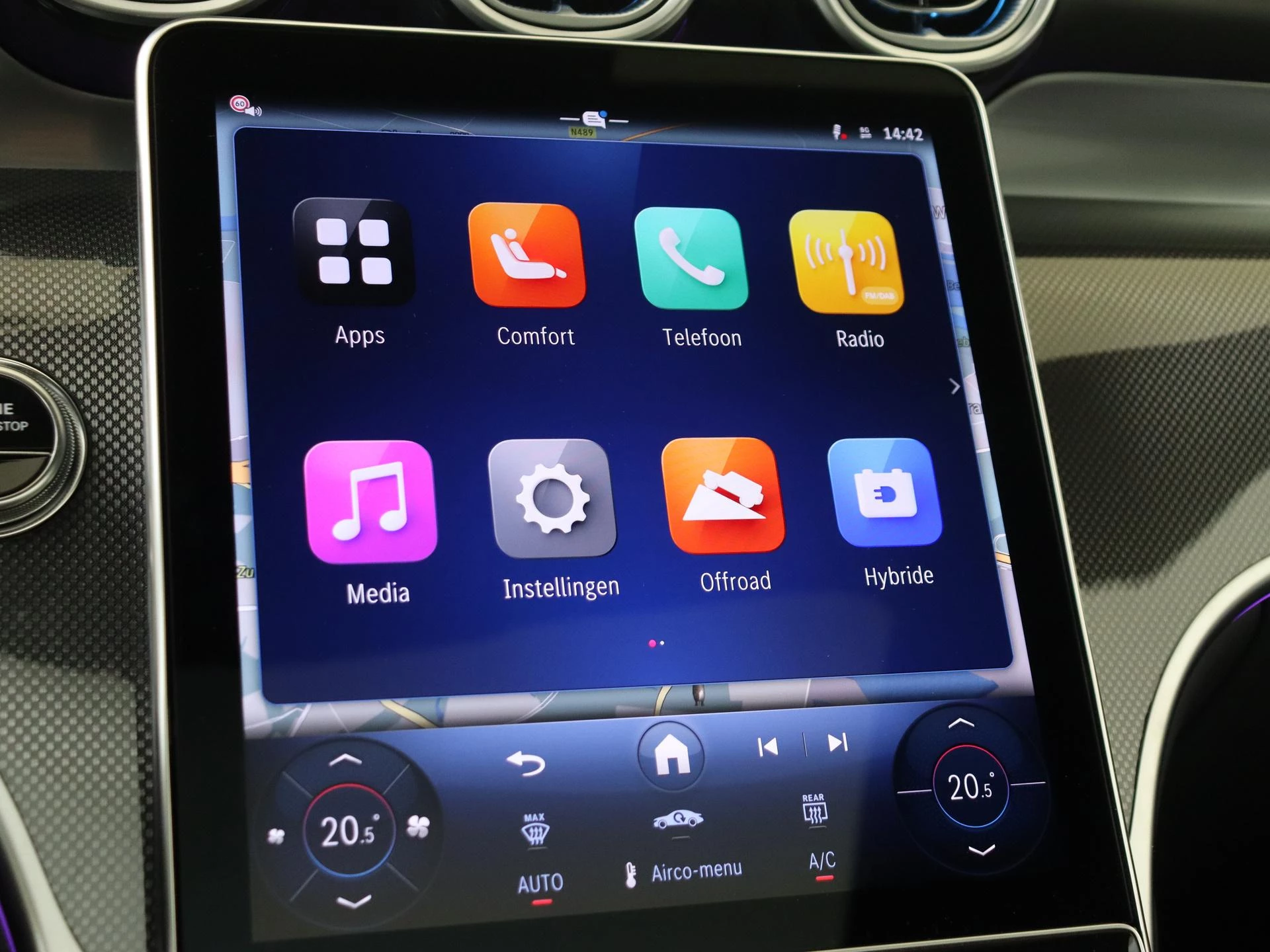 Mercedes-Benz-GLC-image-15