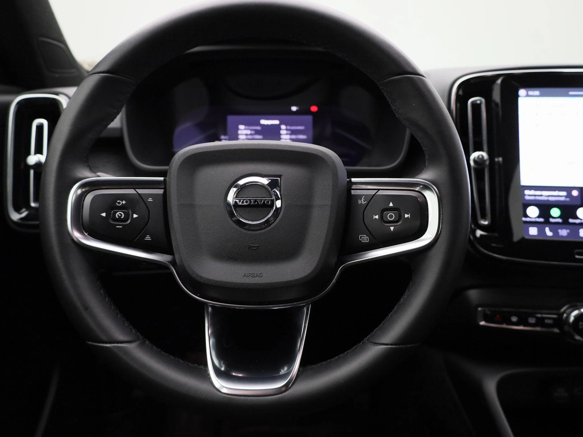 Volvo-XC40-image-6