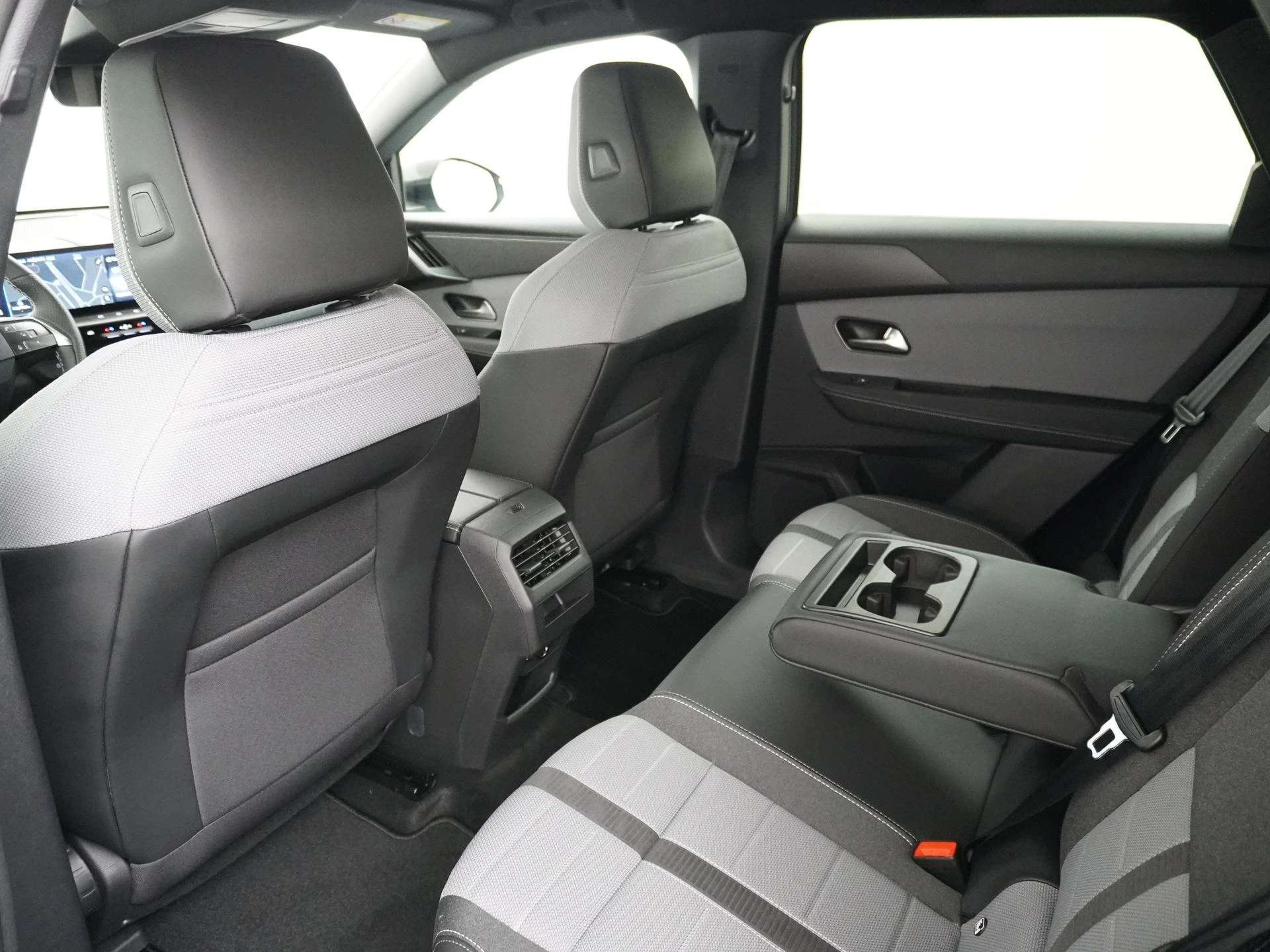 Opel-Grandland-image-12