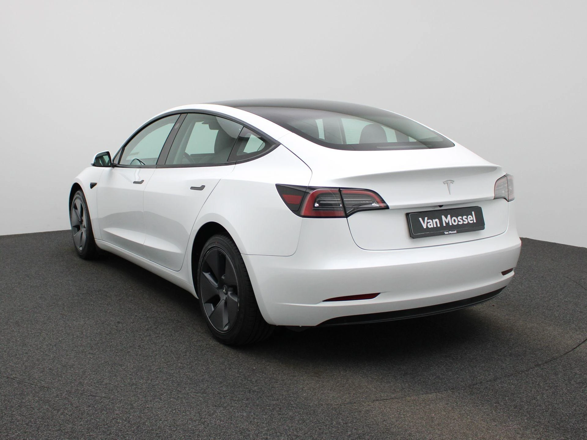 Tesla-Model 3-image-2