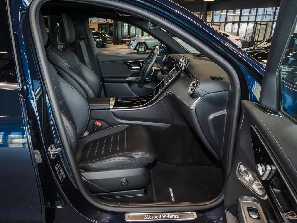 Mercedes-Benz-GLC 400 e-image-11