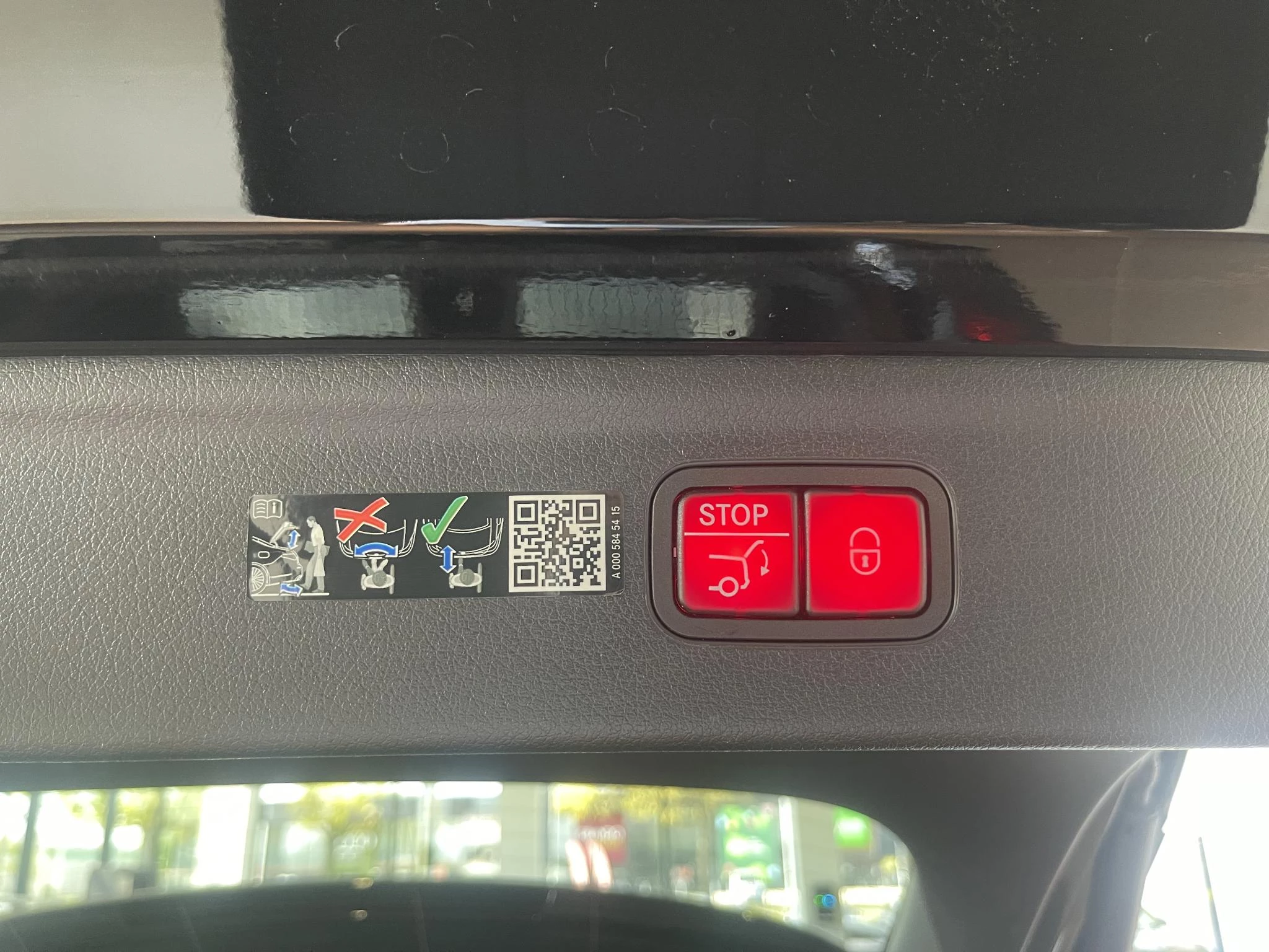 Mercedes-Benz-EQE-image-6