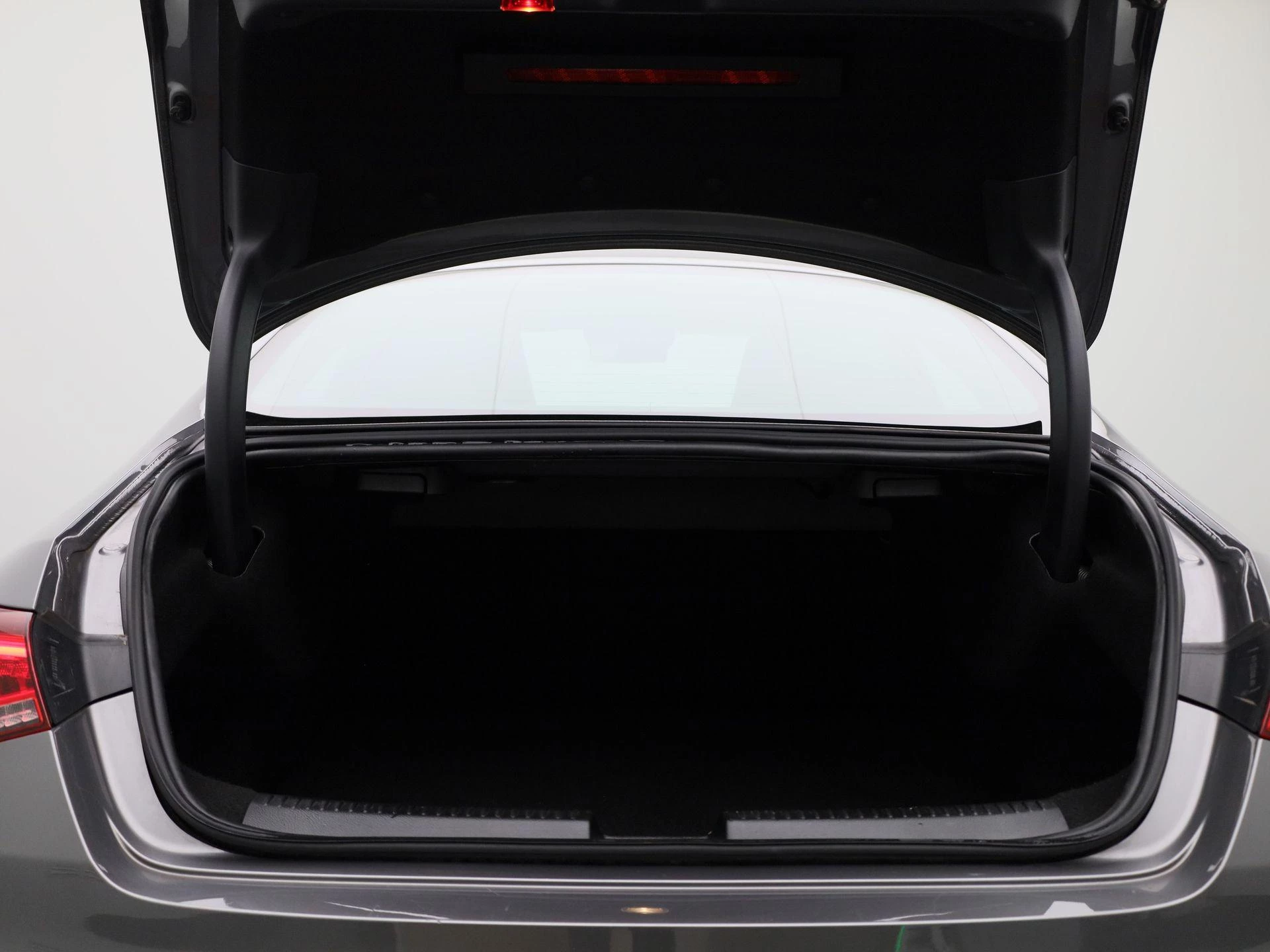 Mercedes-Benz-CLA-image-13