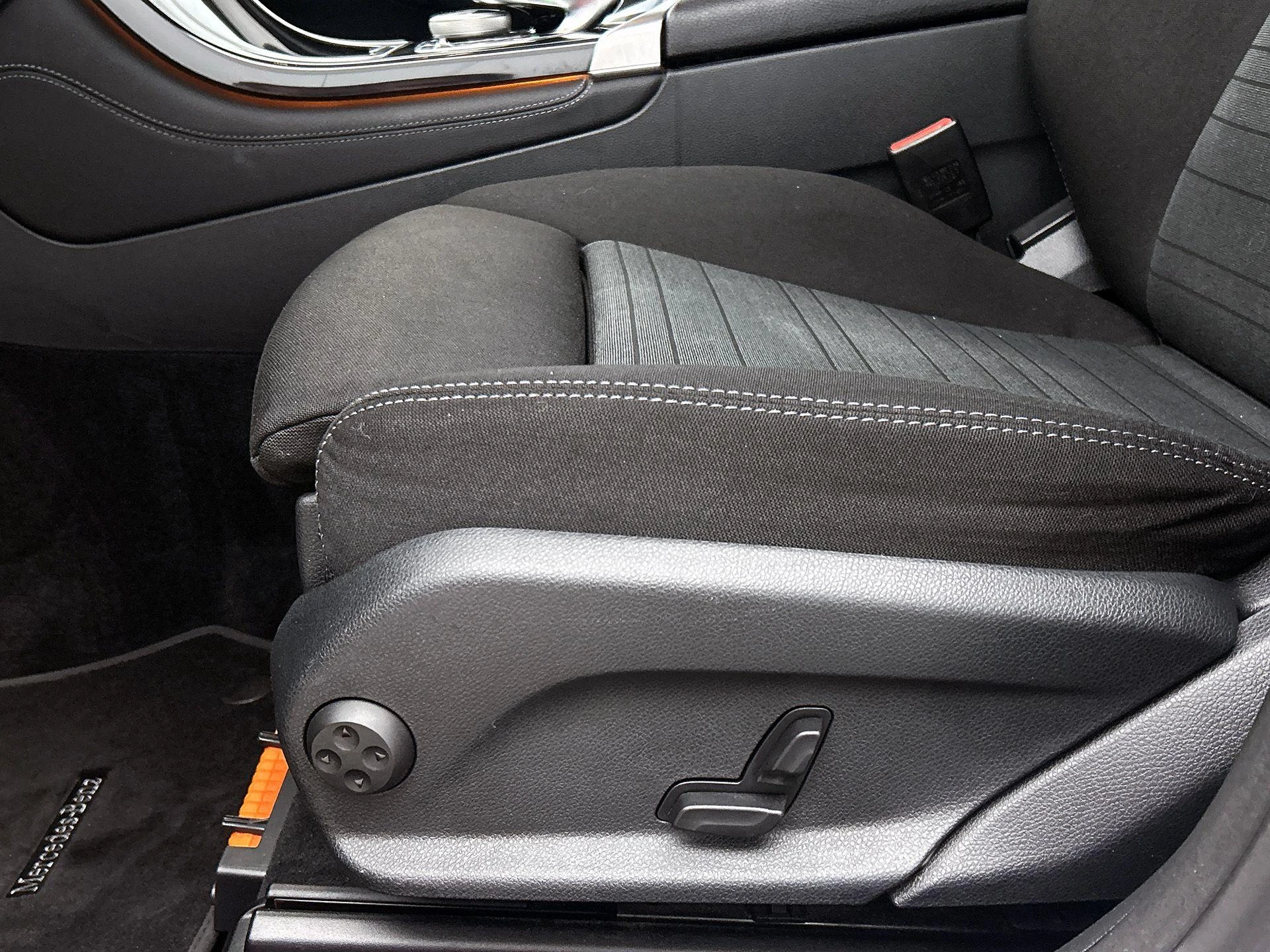 Mercedes-Benz-GLC-image-22
