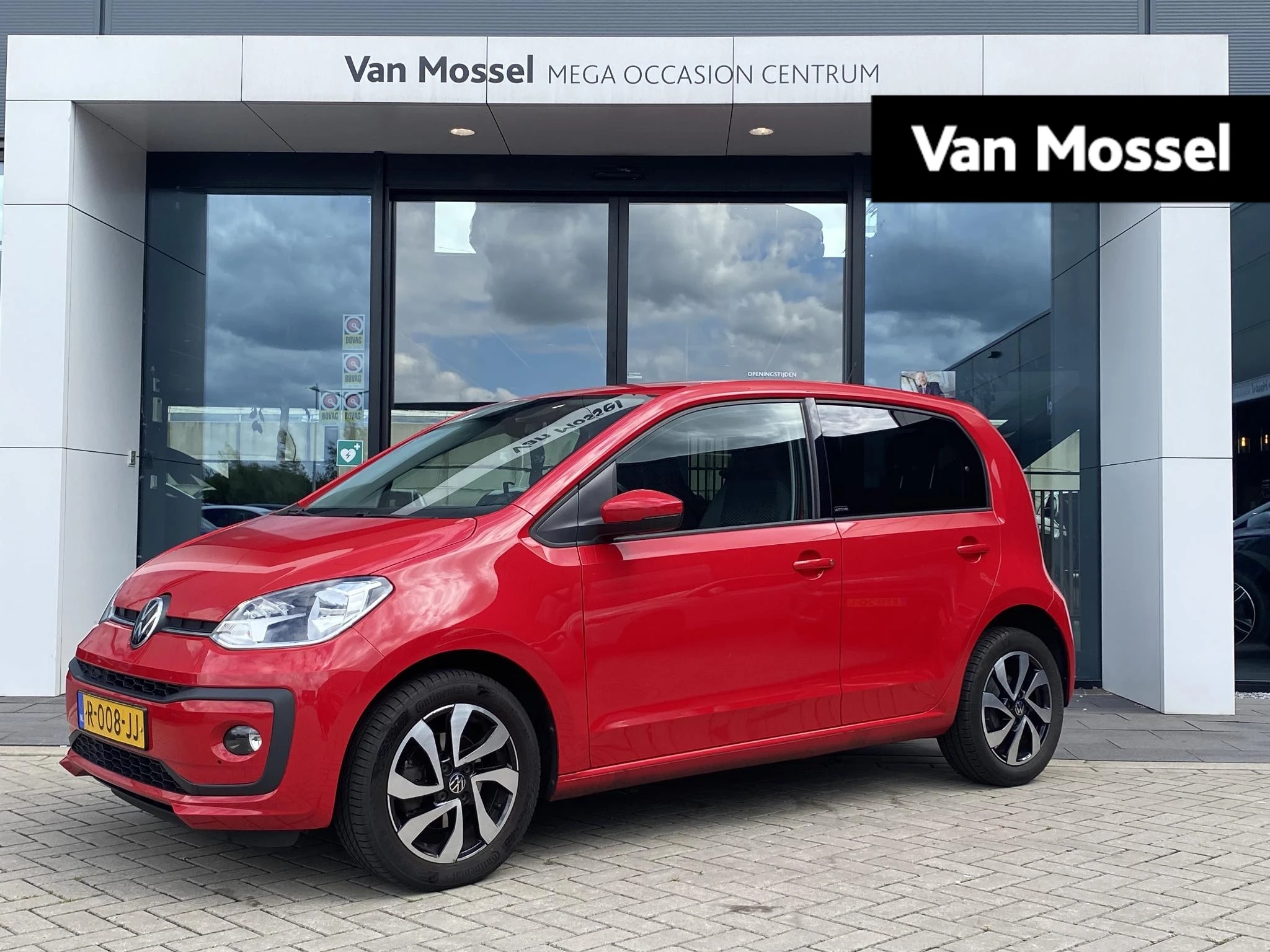 Volkswagen-up!-image-0