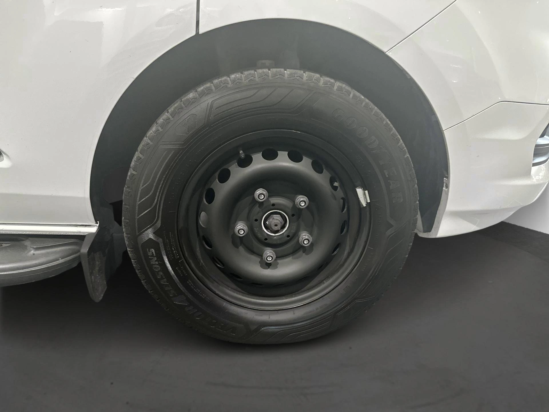 Ford-Transit Custom-image-5