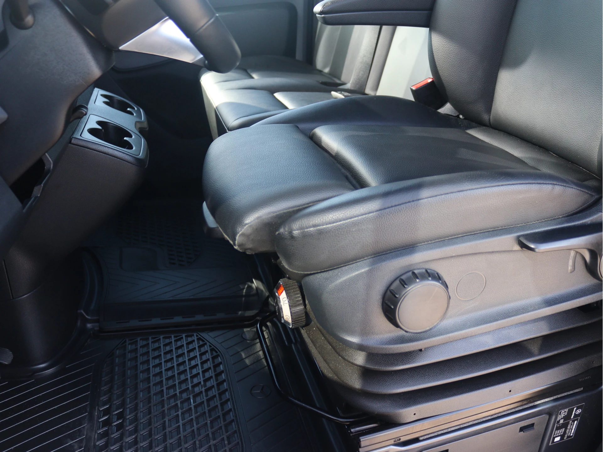 Mercedes-Benz-Sprinter-image-5