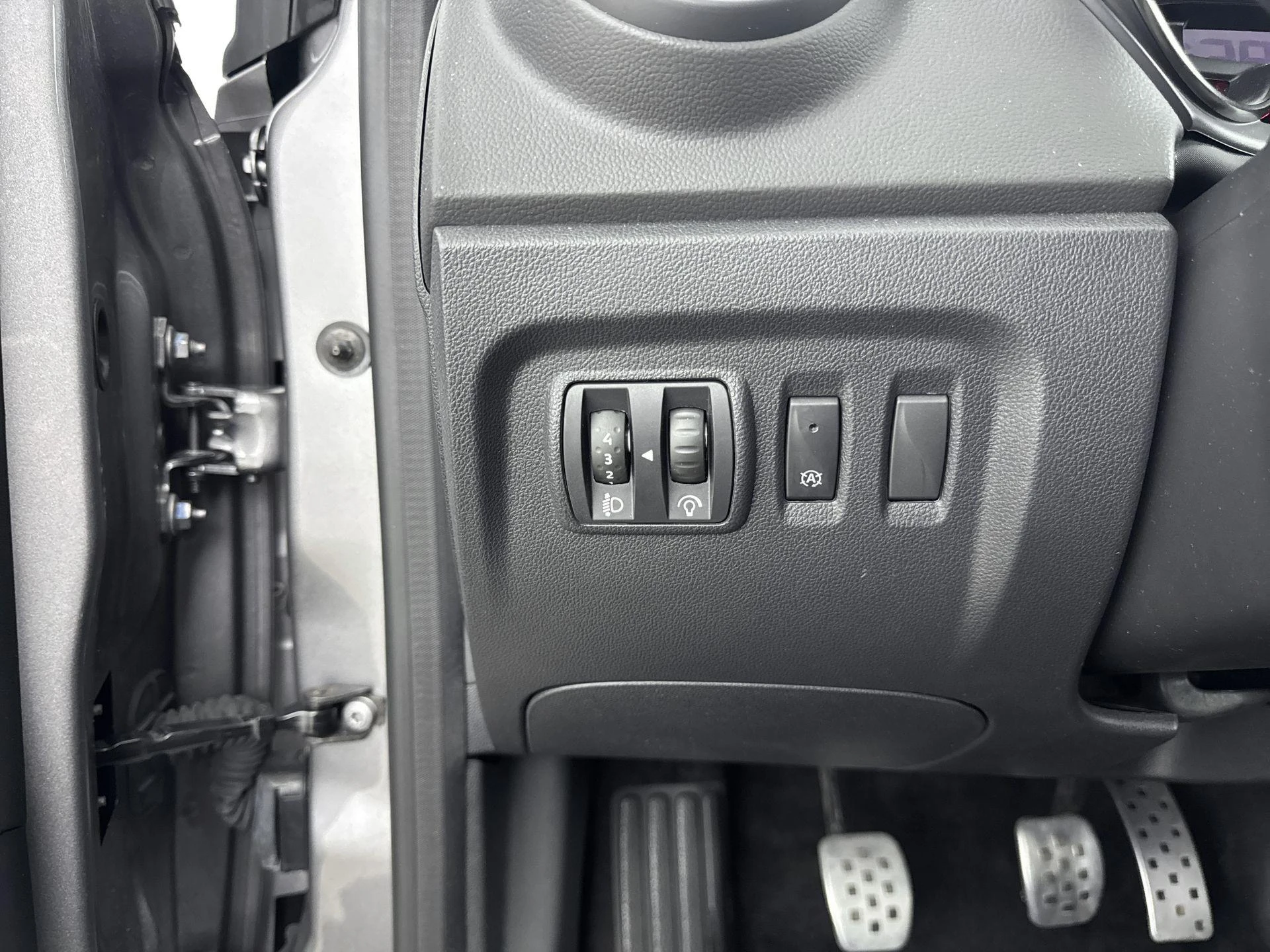 Renault-Captur-image-19