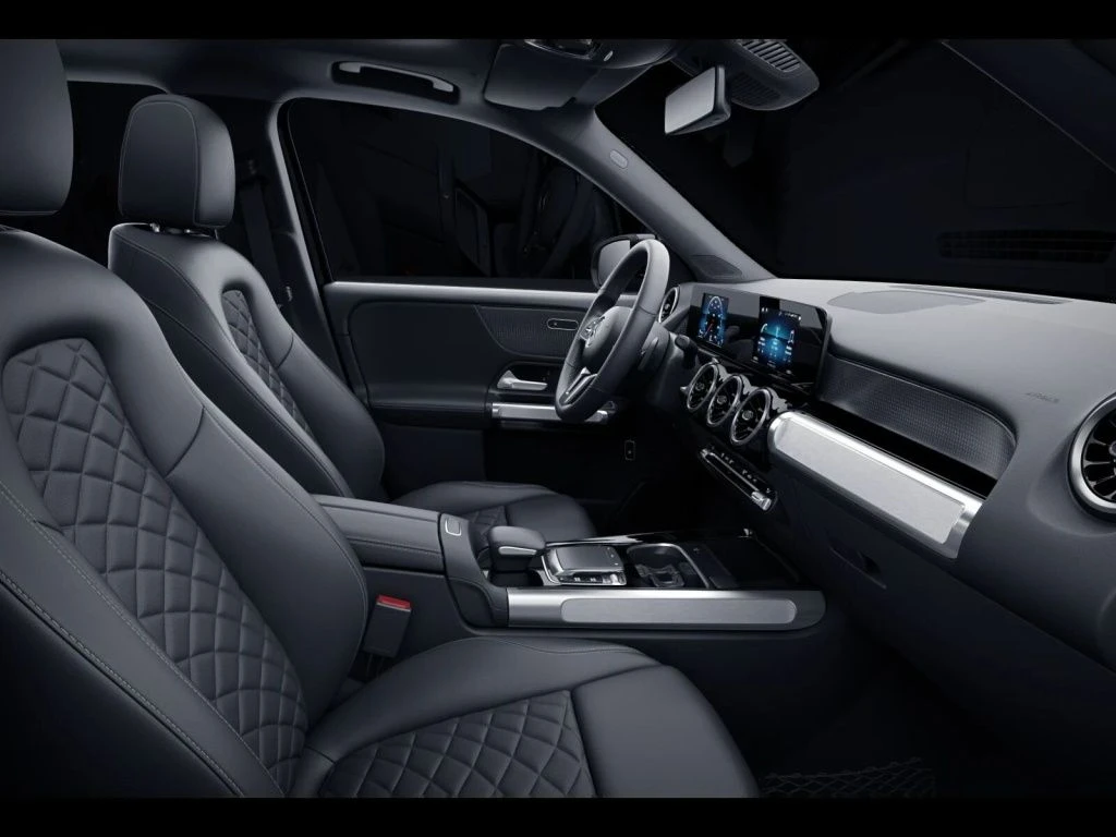 Mercedes-Benz-GLB 200-image-9