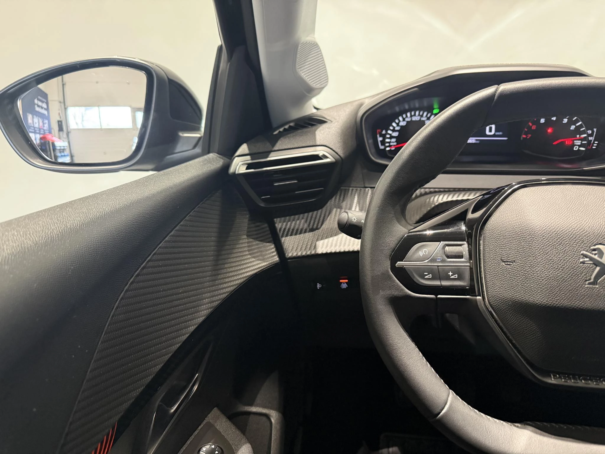 Peugeot-208-image-10