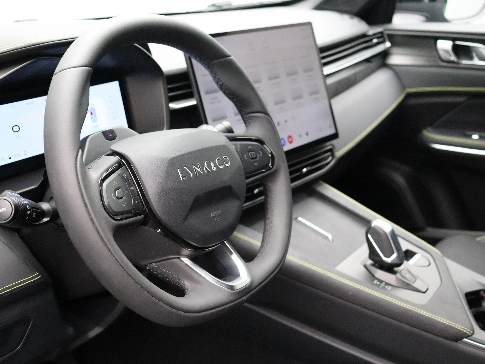 Lynk & Co-01-image-10