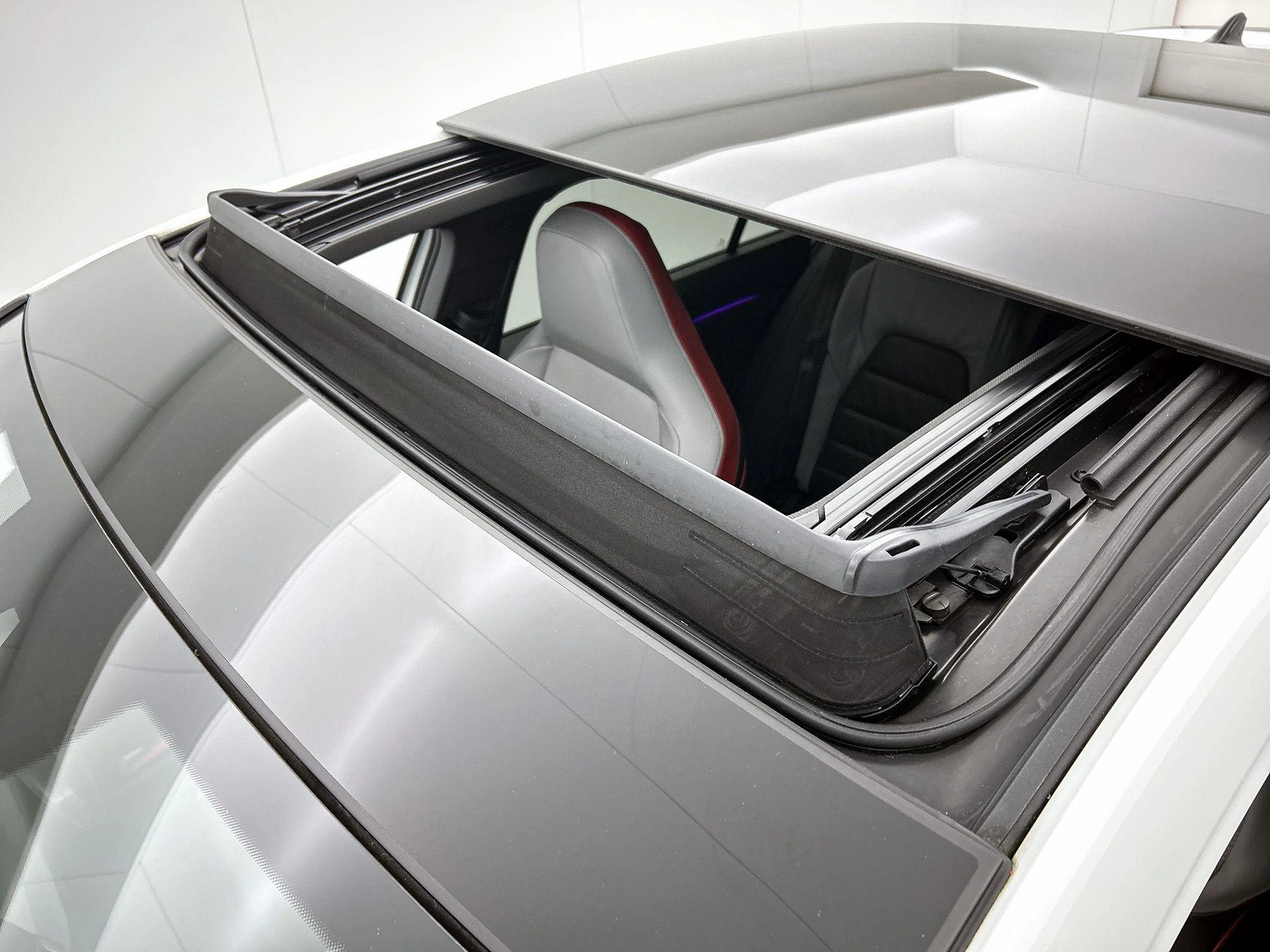 Volkswagen-Golf-image-37