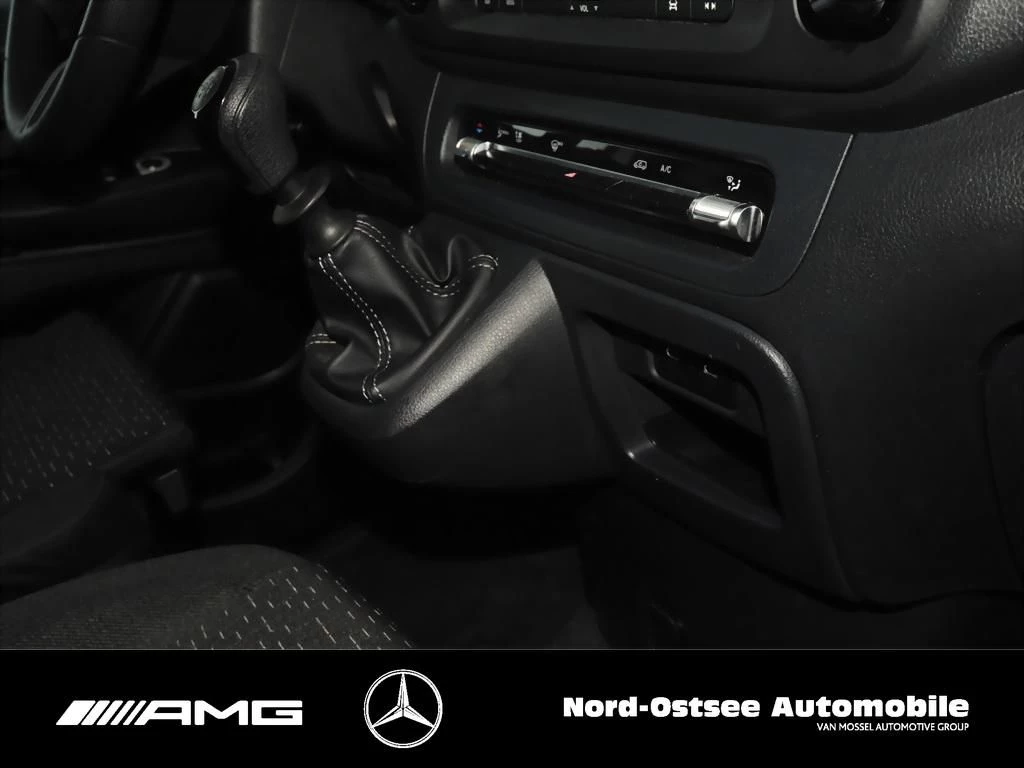 Mercedes-Benz-Vito-image-9