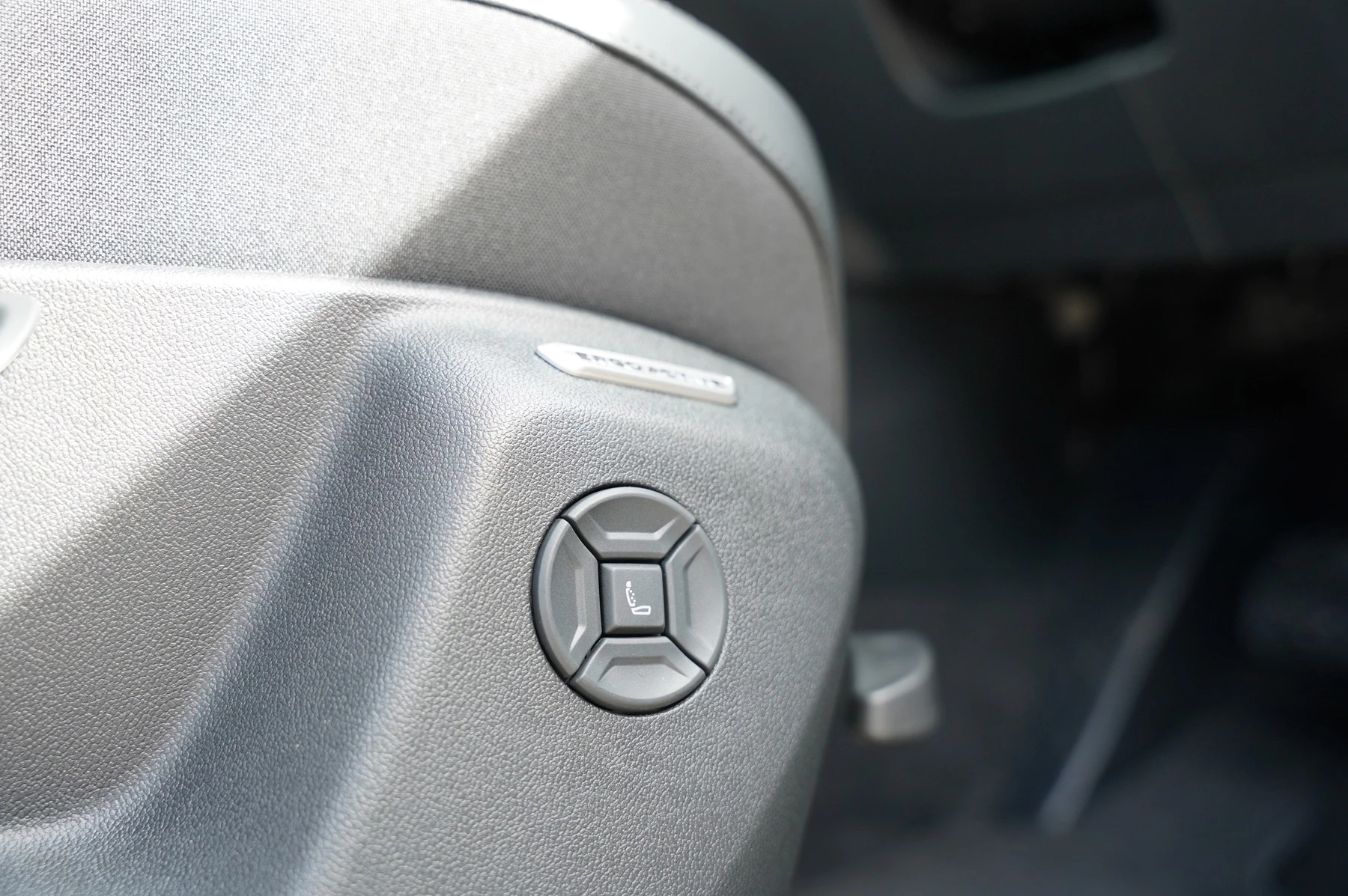 Volkswagen-Tiguan-image-18