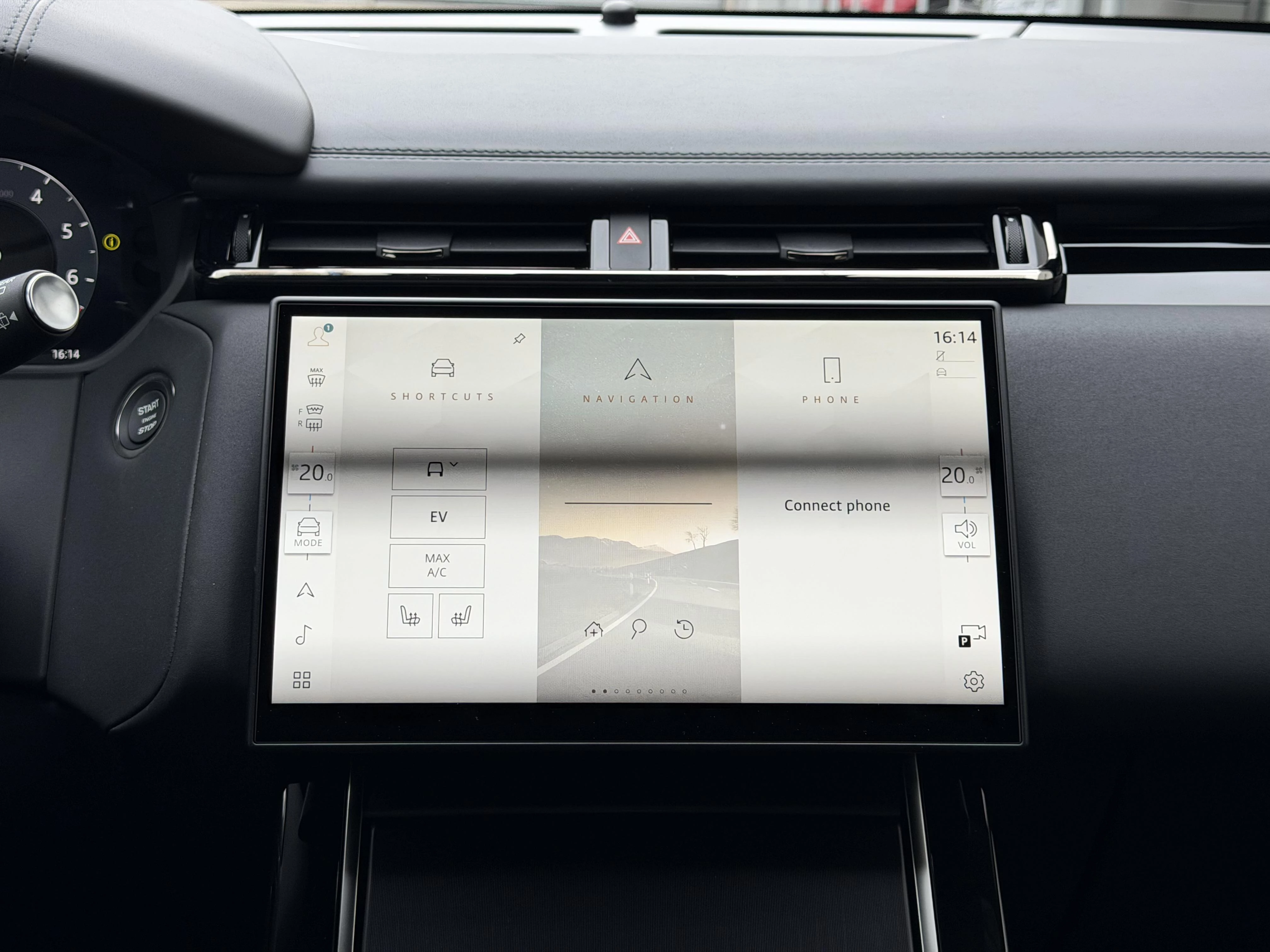 Land Rover Range Rover Velar P400e Dynamic SE AWD Auto. 26.5MY