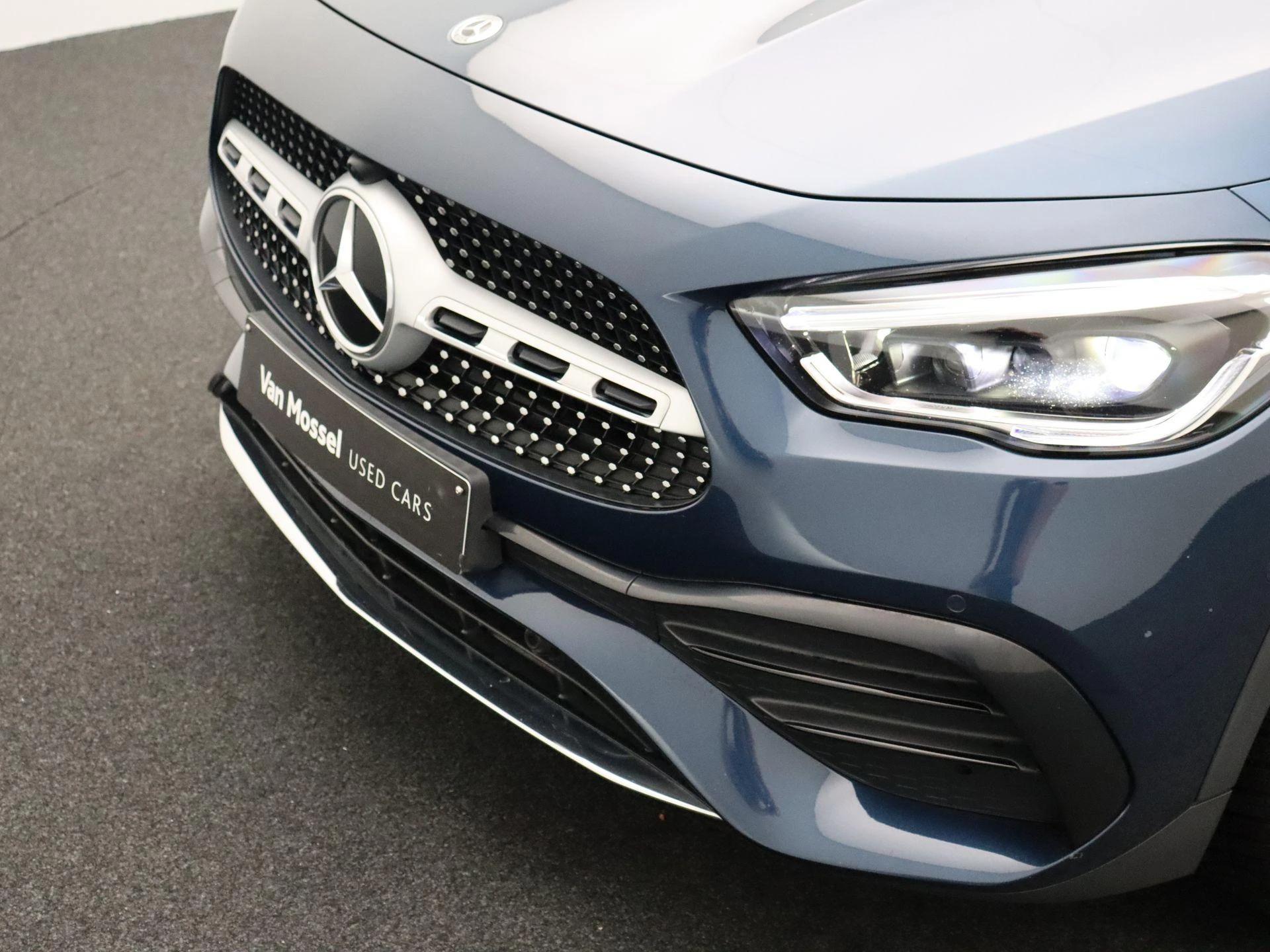 Mercedes-Benz-GLA-image-27