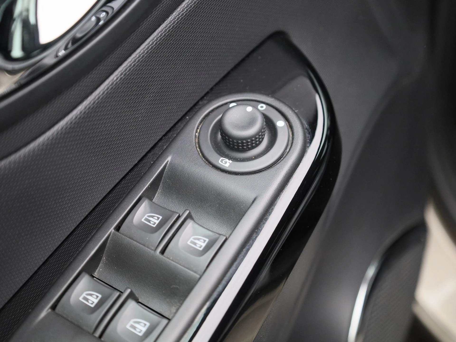 Renault-Captur-image-28