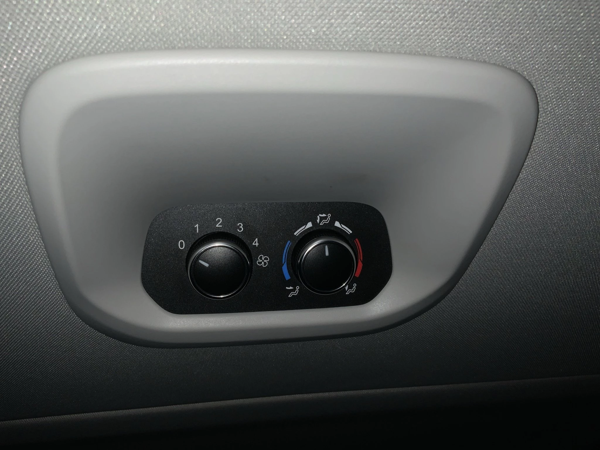 Ford-Tourneo Custom-image-9