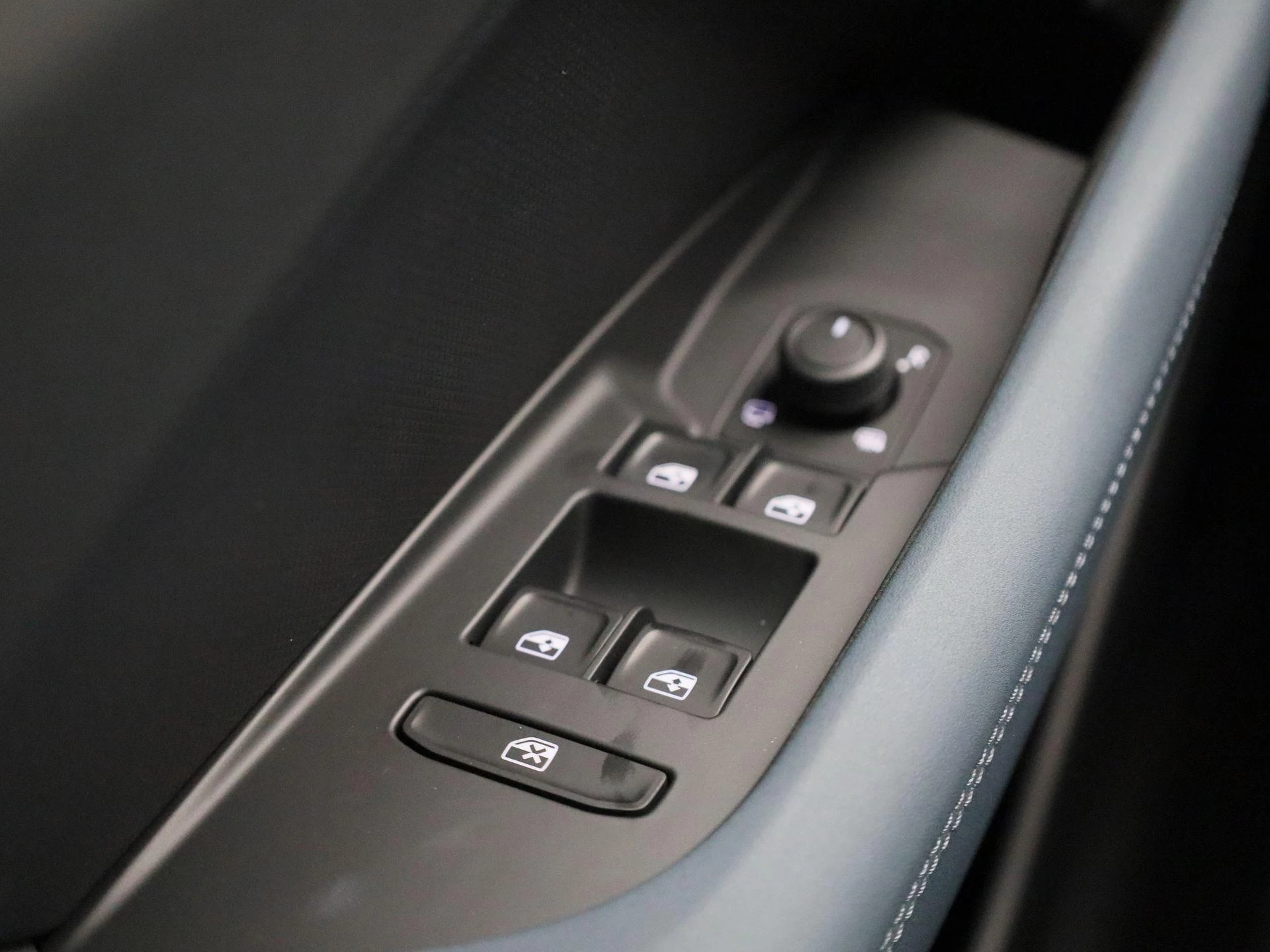 CUPRA Terramar 1.5 TSI e-Hybrid Business