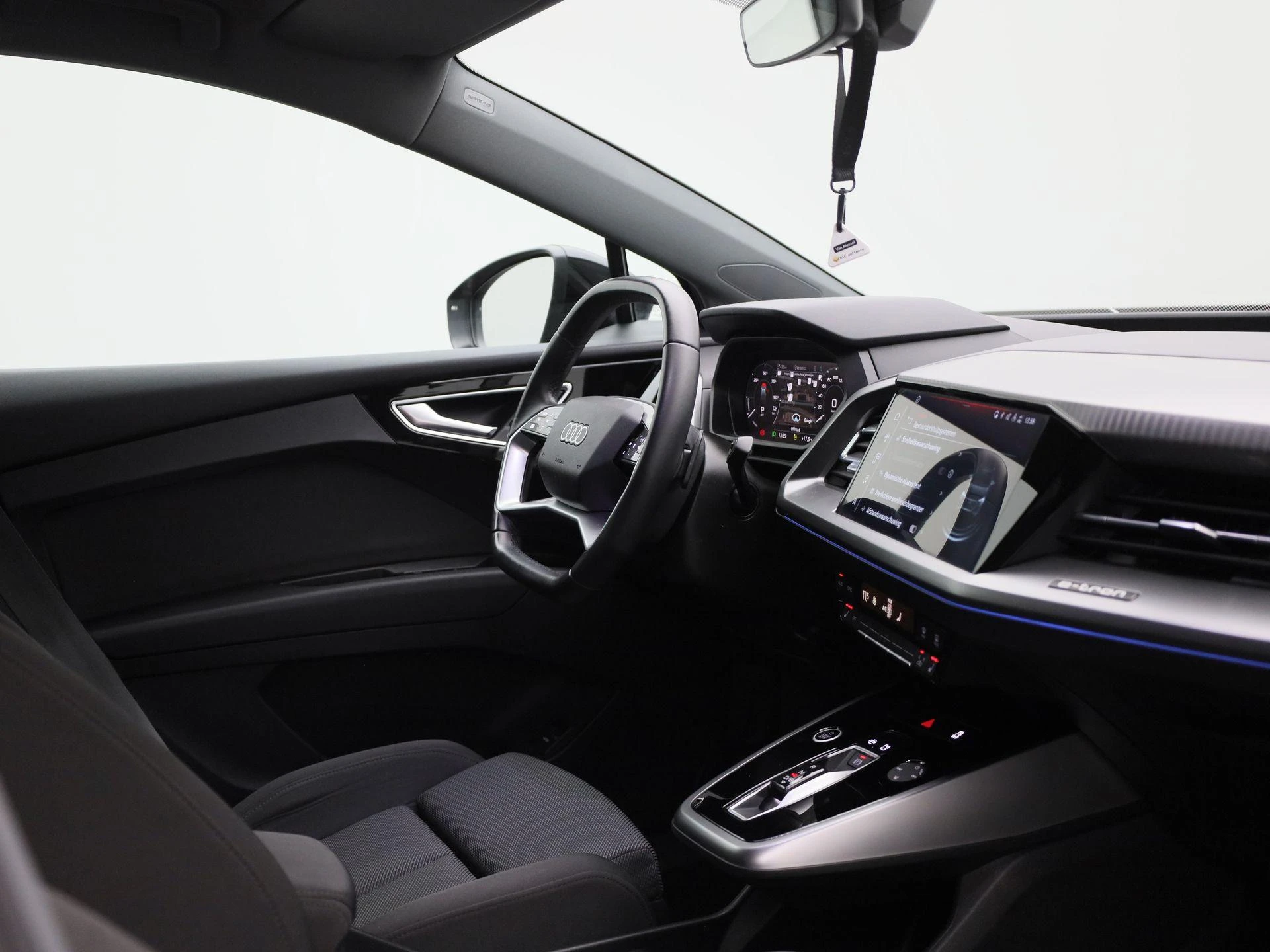 Audi-Q4 e-tron-image-31