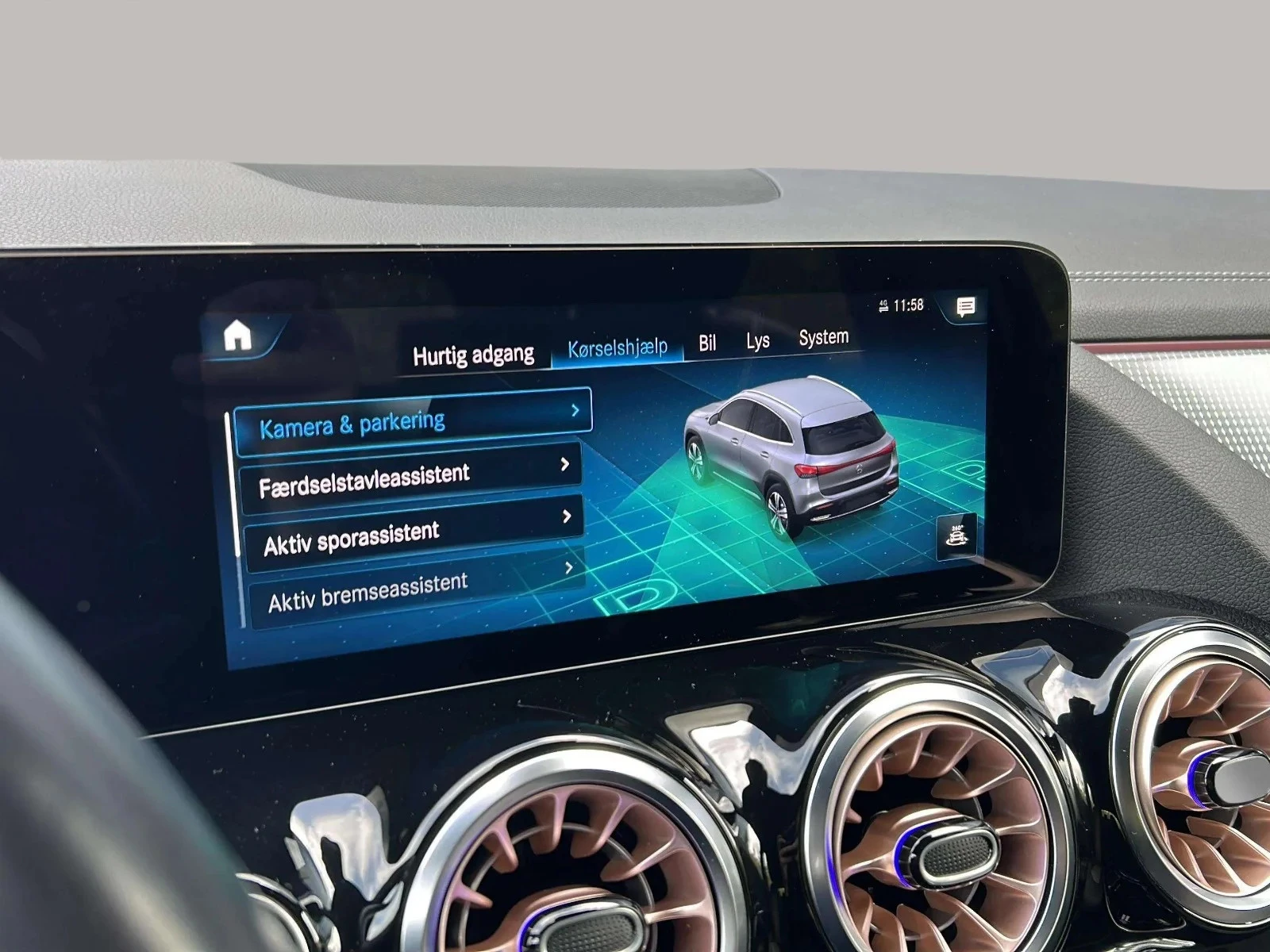 Mercedes-Benz-EQA-image-15