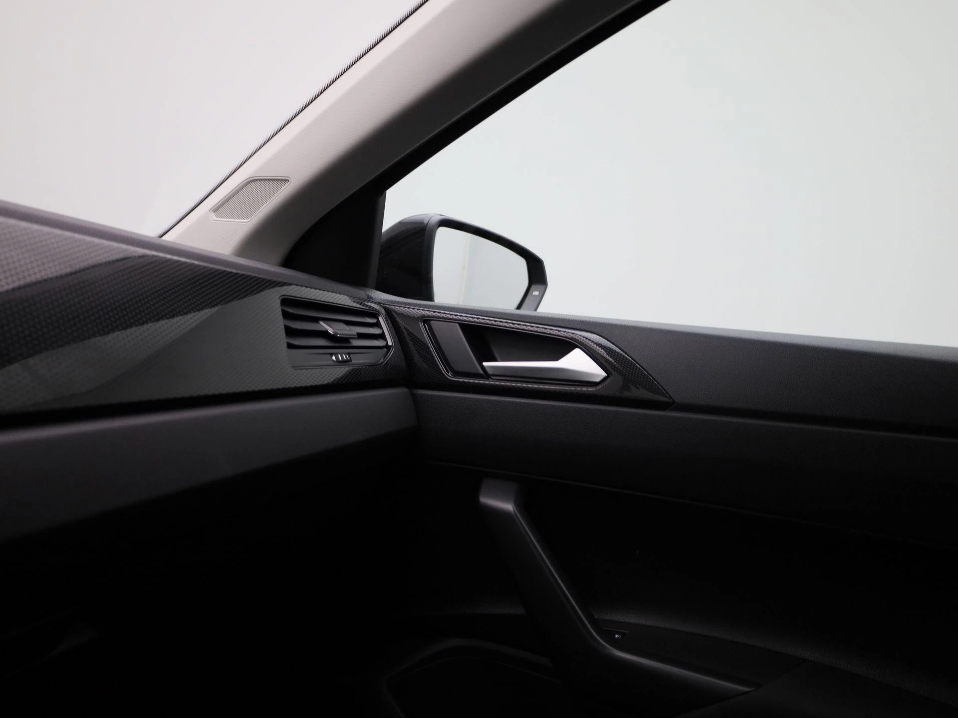 Volkswagen-Polo-image-22