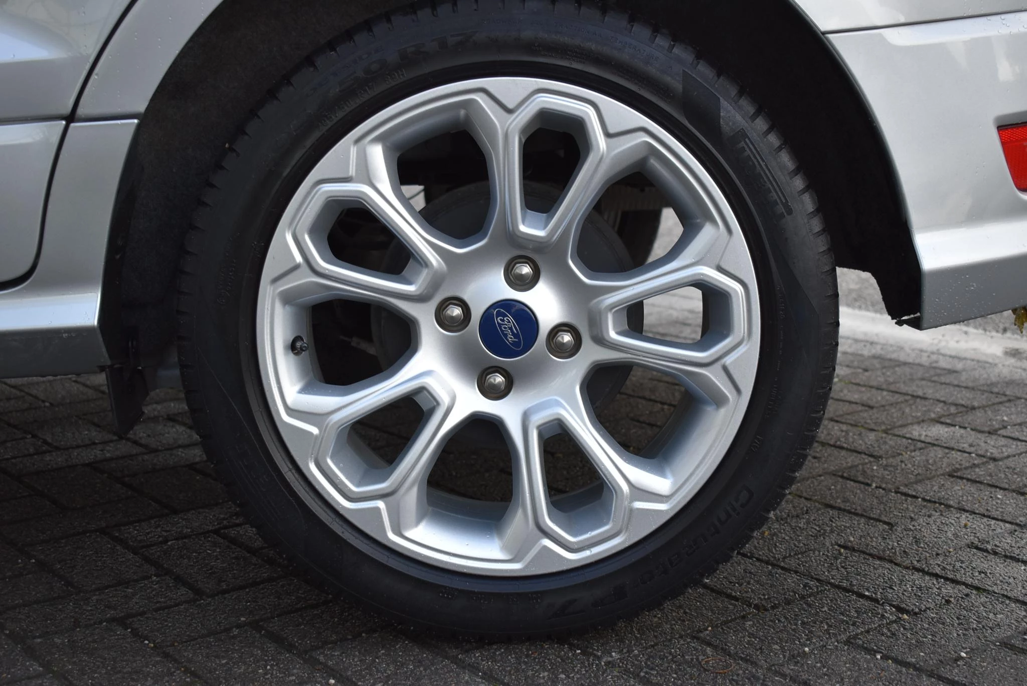 Ford-EcoSport-image-12