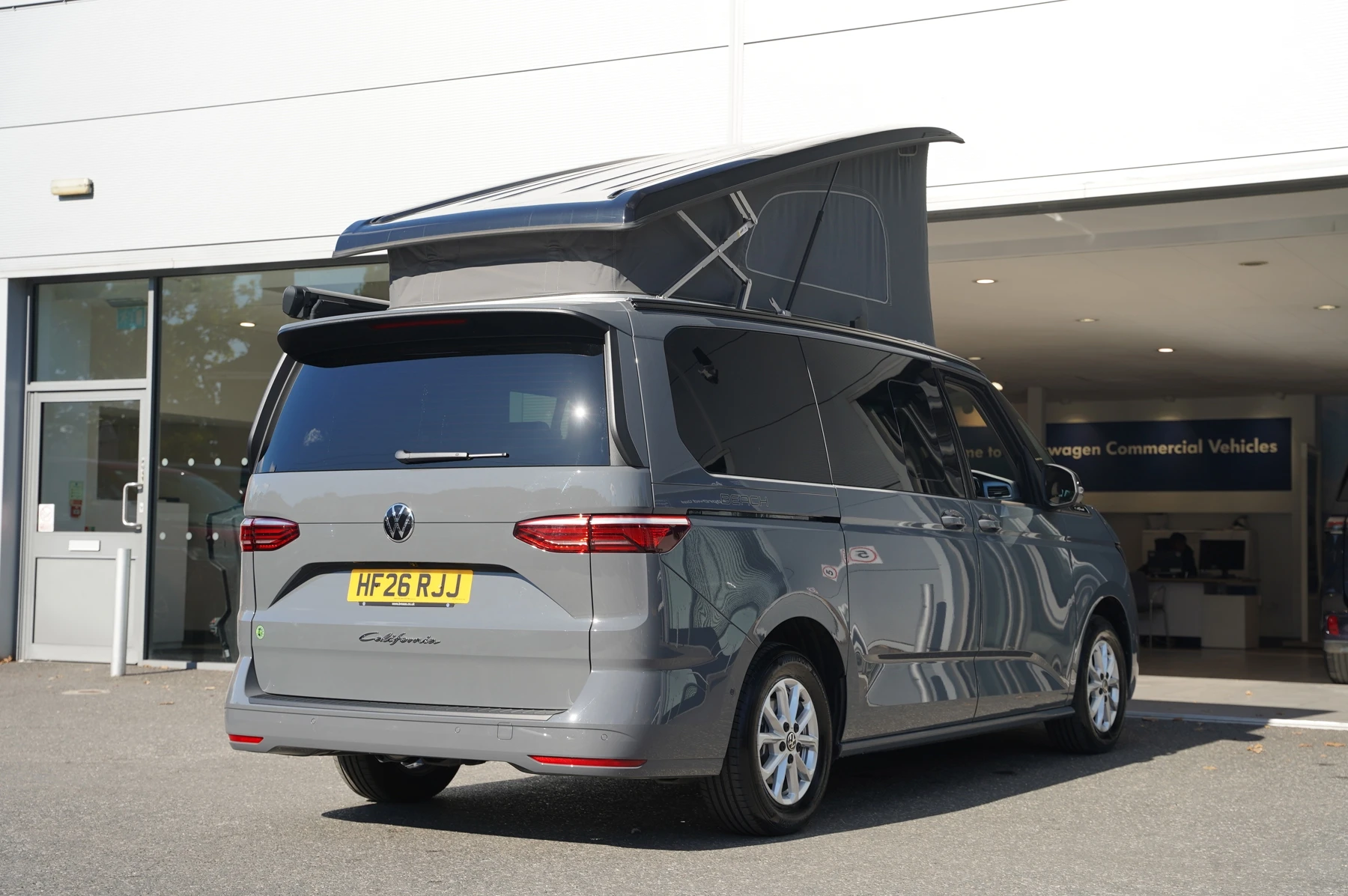 Volkswagen-California-image-12